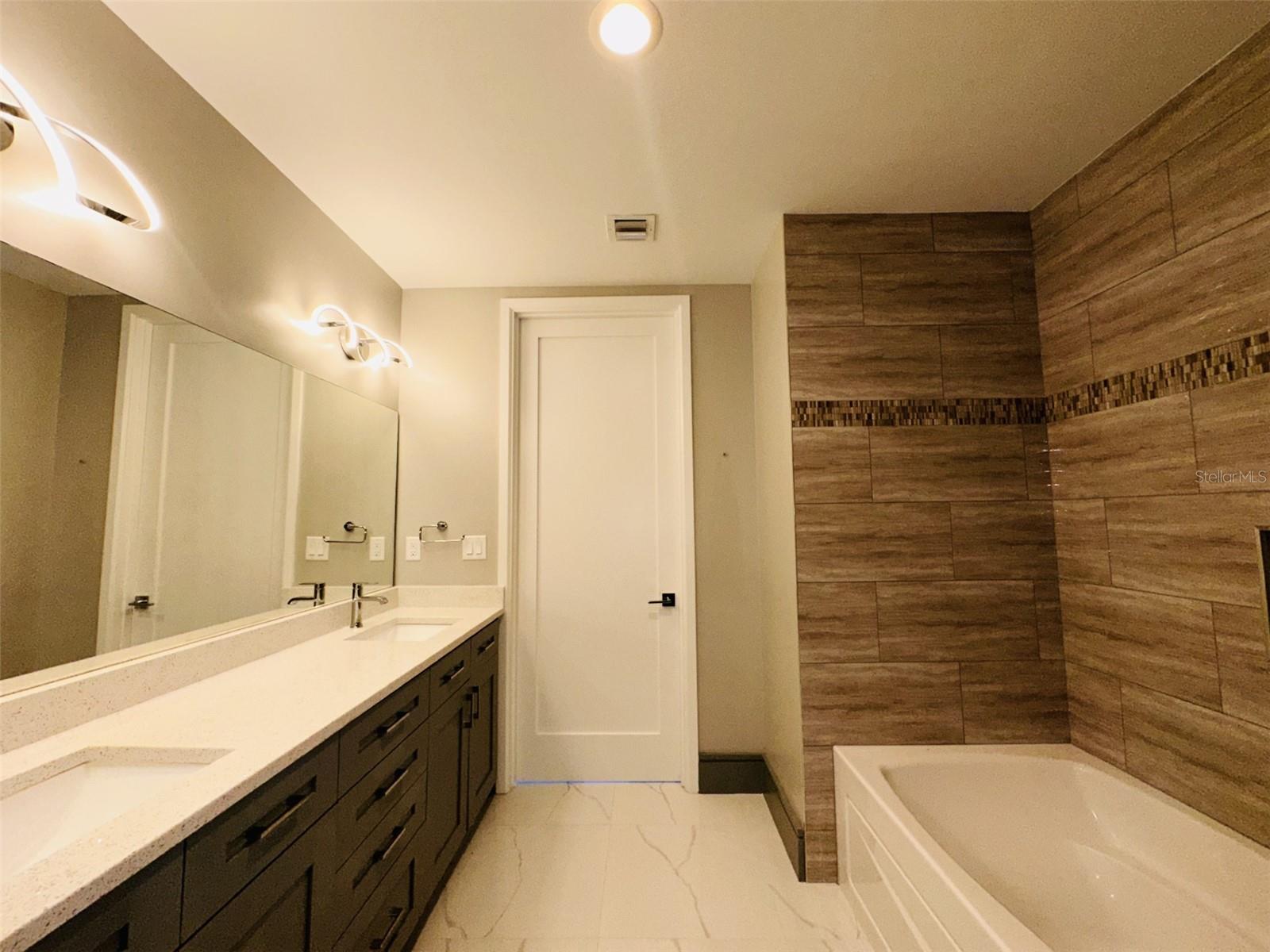 150 E ROBINSON ST #1612, ORLANDO, FL, 32801