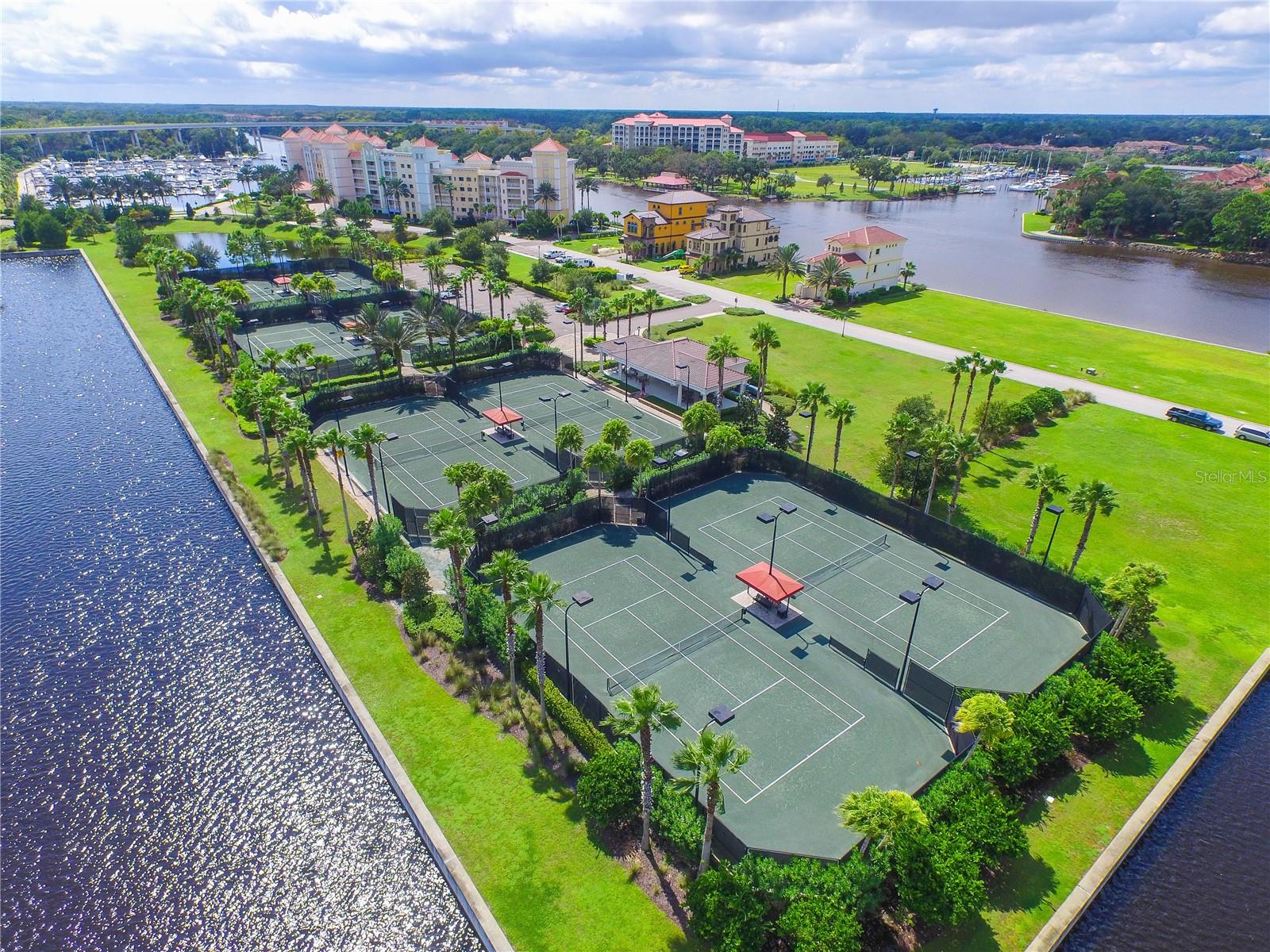 18 SPINAKER CIR, PALM COAST, FL, 32137