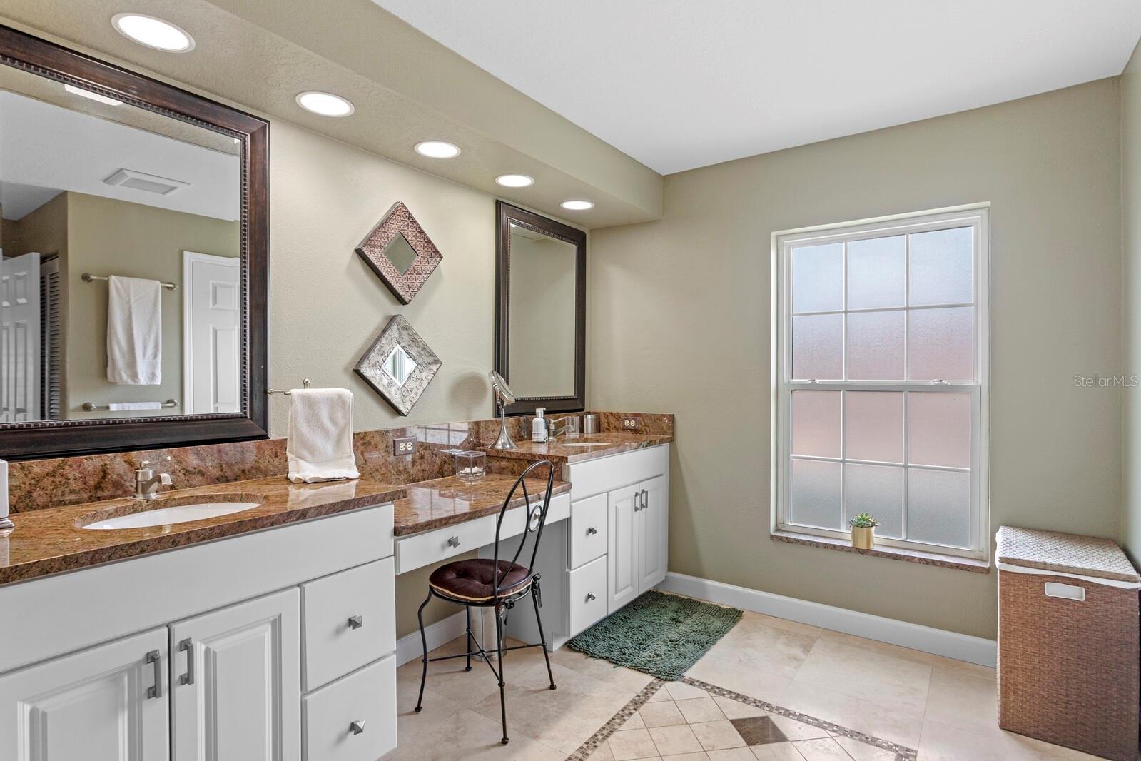 1107 GLENN LN, SAFETY HARBOR, FL, 34695