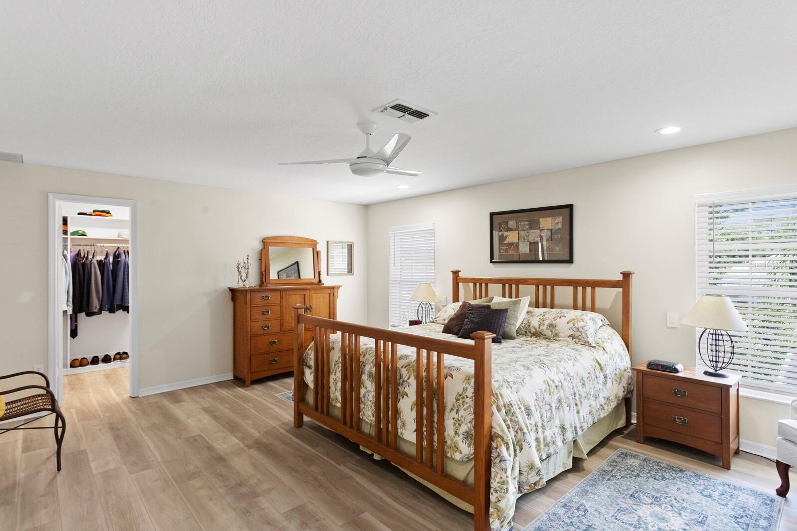 1107 GLENN LN, SAFETY HARBOR, FL, 34695