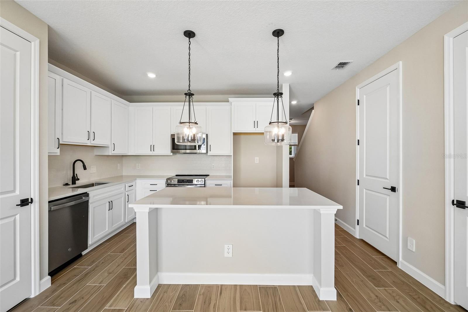 7487 DEER VALLEY CIRCLE, TAMPA, FL, 33635