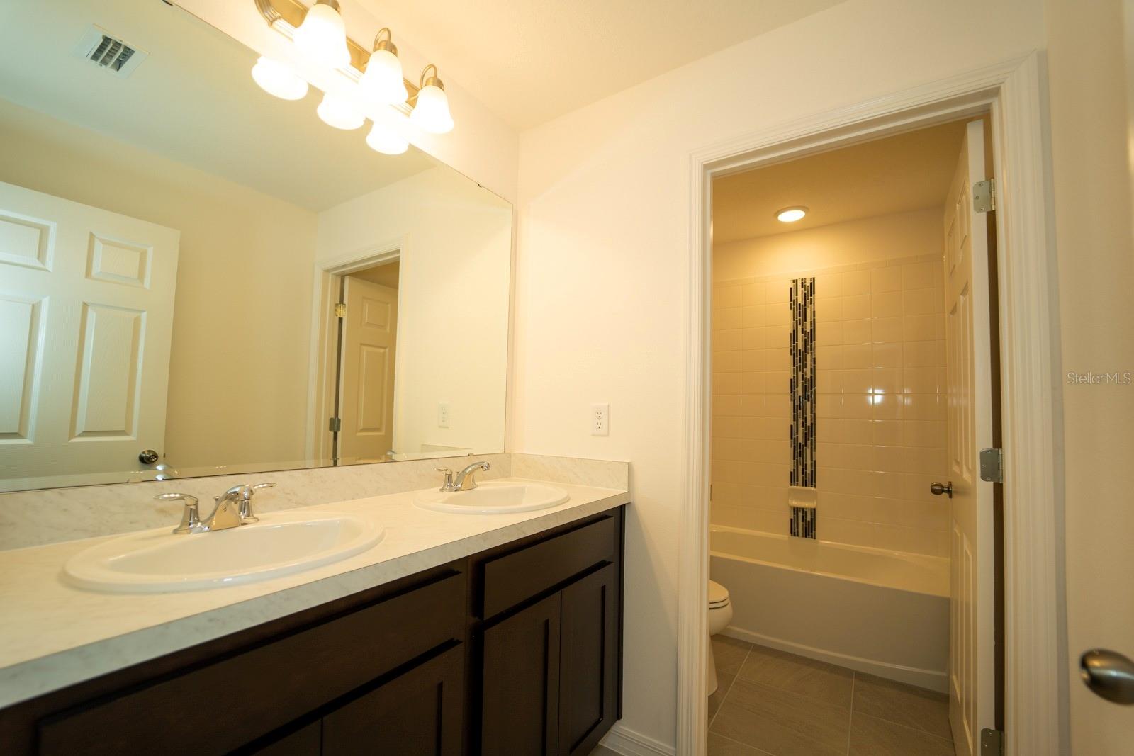 1673 SWAN SWIM DR, DAVENPORT, FL, 33837