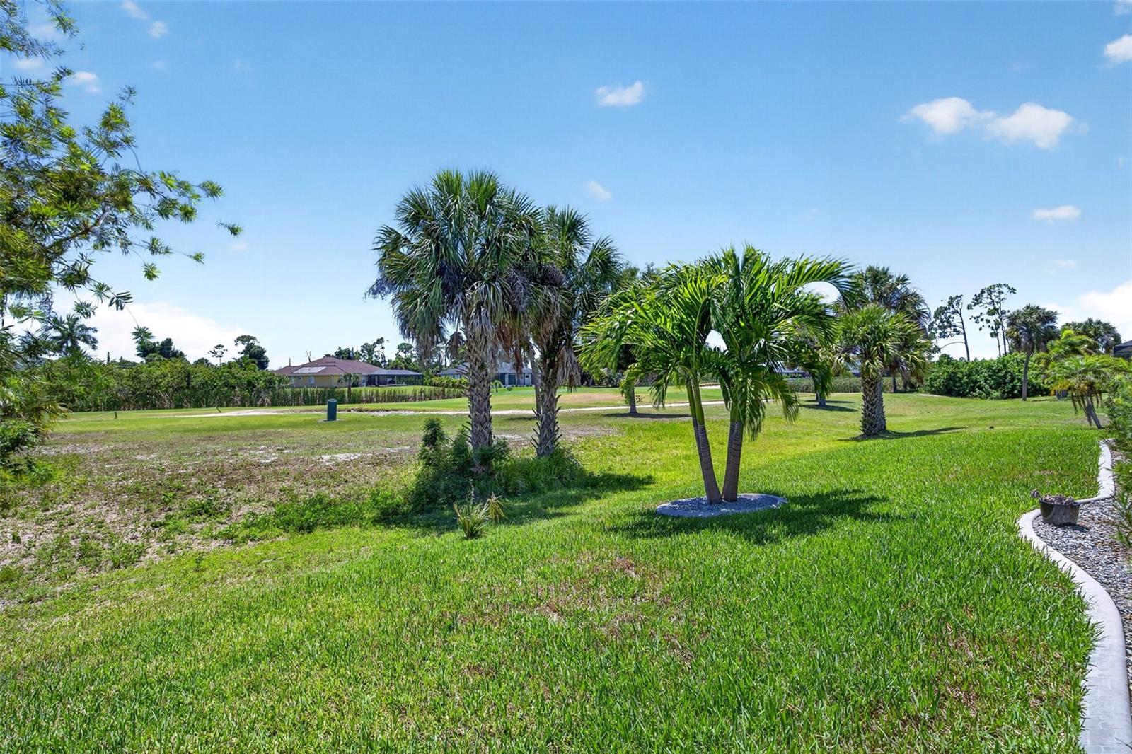 16 TOURNAMENT RD, ROTONDA WEST, FL, 33947