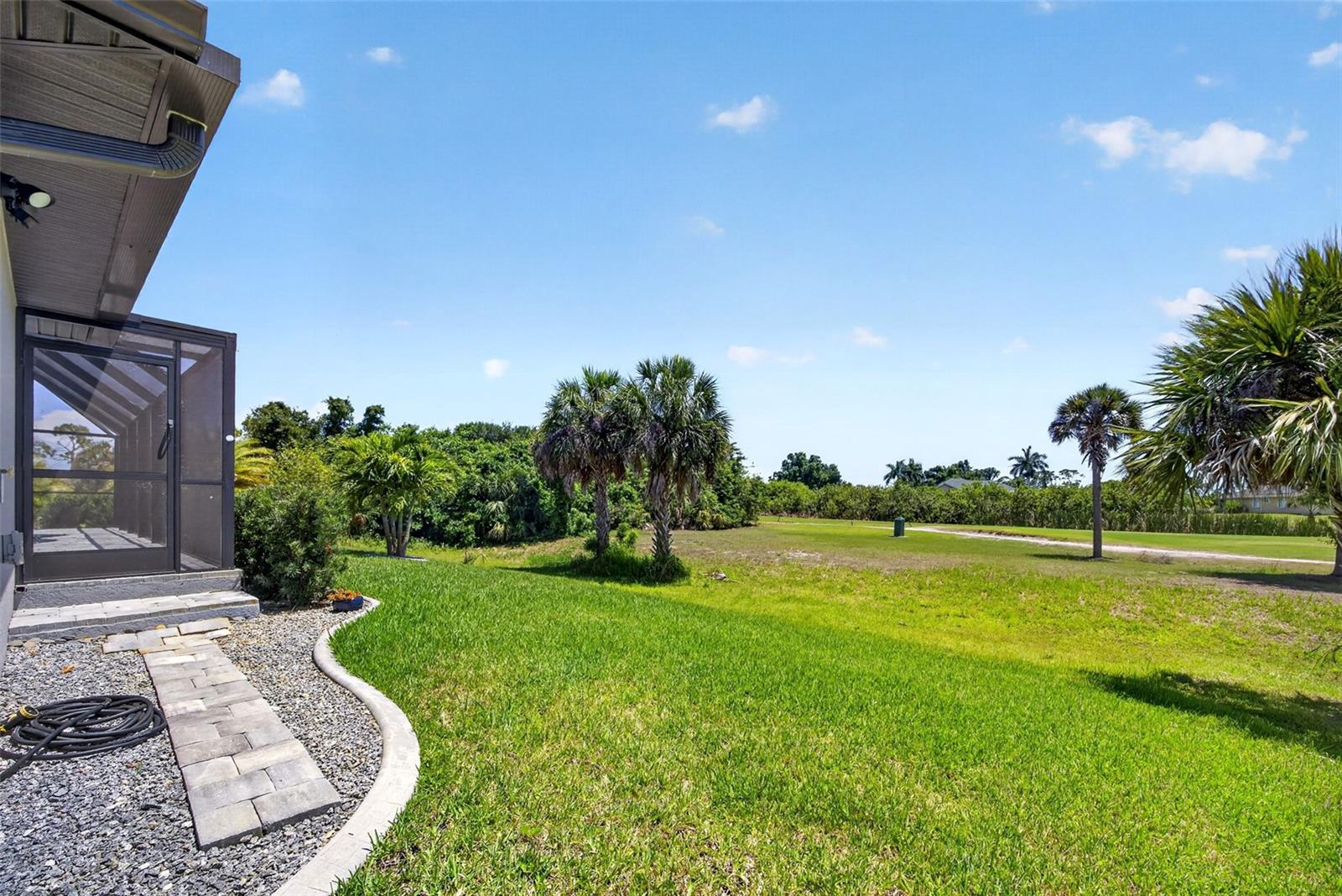 16 TOURNAMENT RD, ROTONDA WEST, FL, 33947