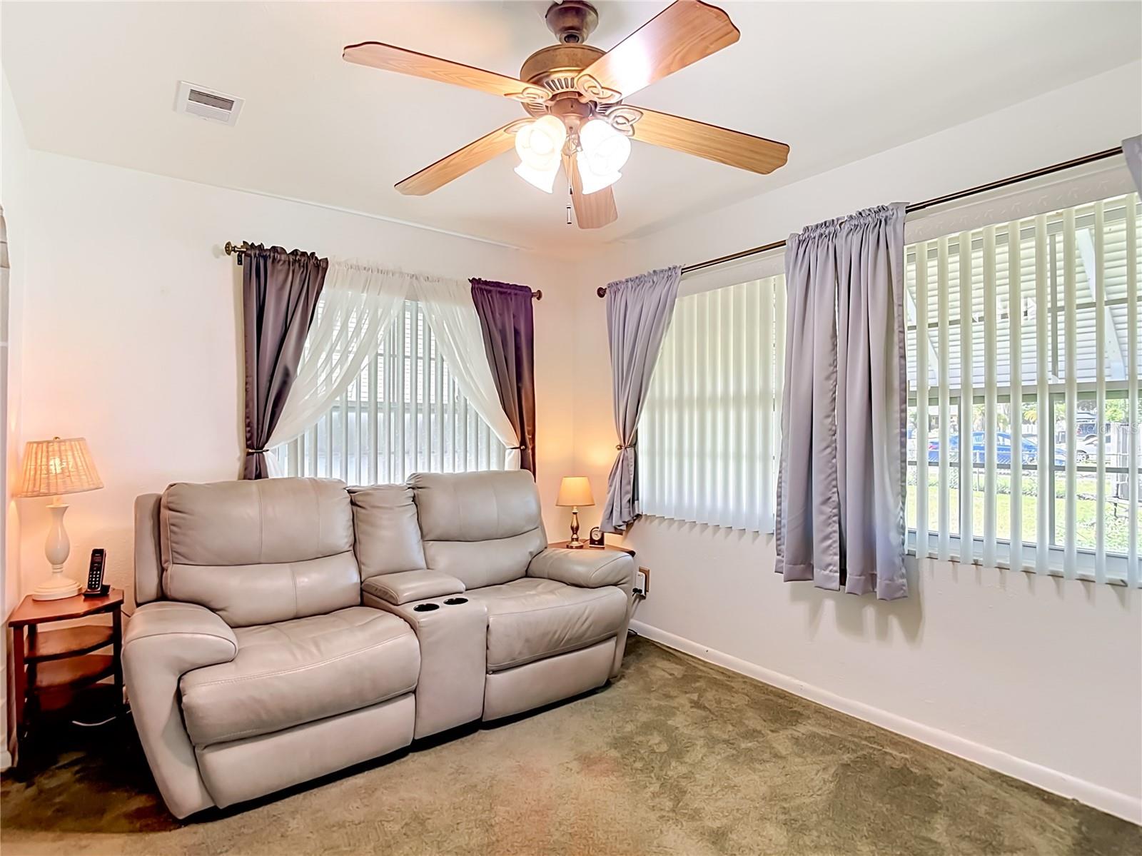 709 E MORGAN ST, BRANDON, FL, 33510