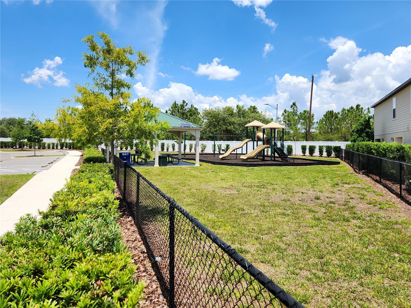 1679 WYNFORD CIR, TAVARES, FL, 32778