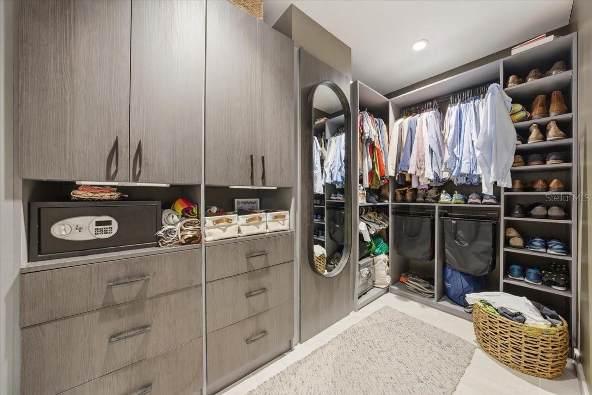 777 3RD AVE N #1606, ST PETERSBURG, FL, 33701