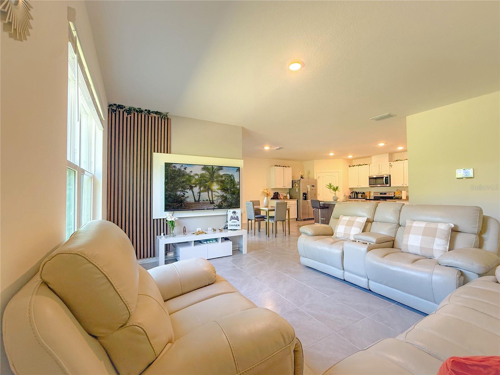 2033 E GLORIA DR, DELTONA, FL, 32725