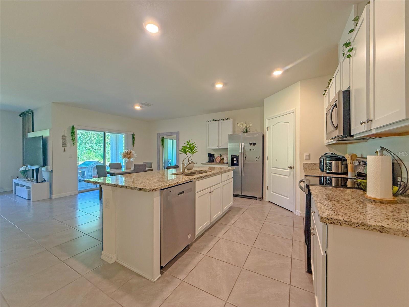 2033 E GLORIA DR, DELTONA, FL, 32725