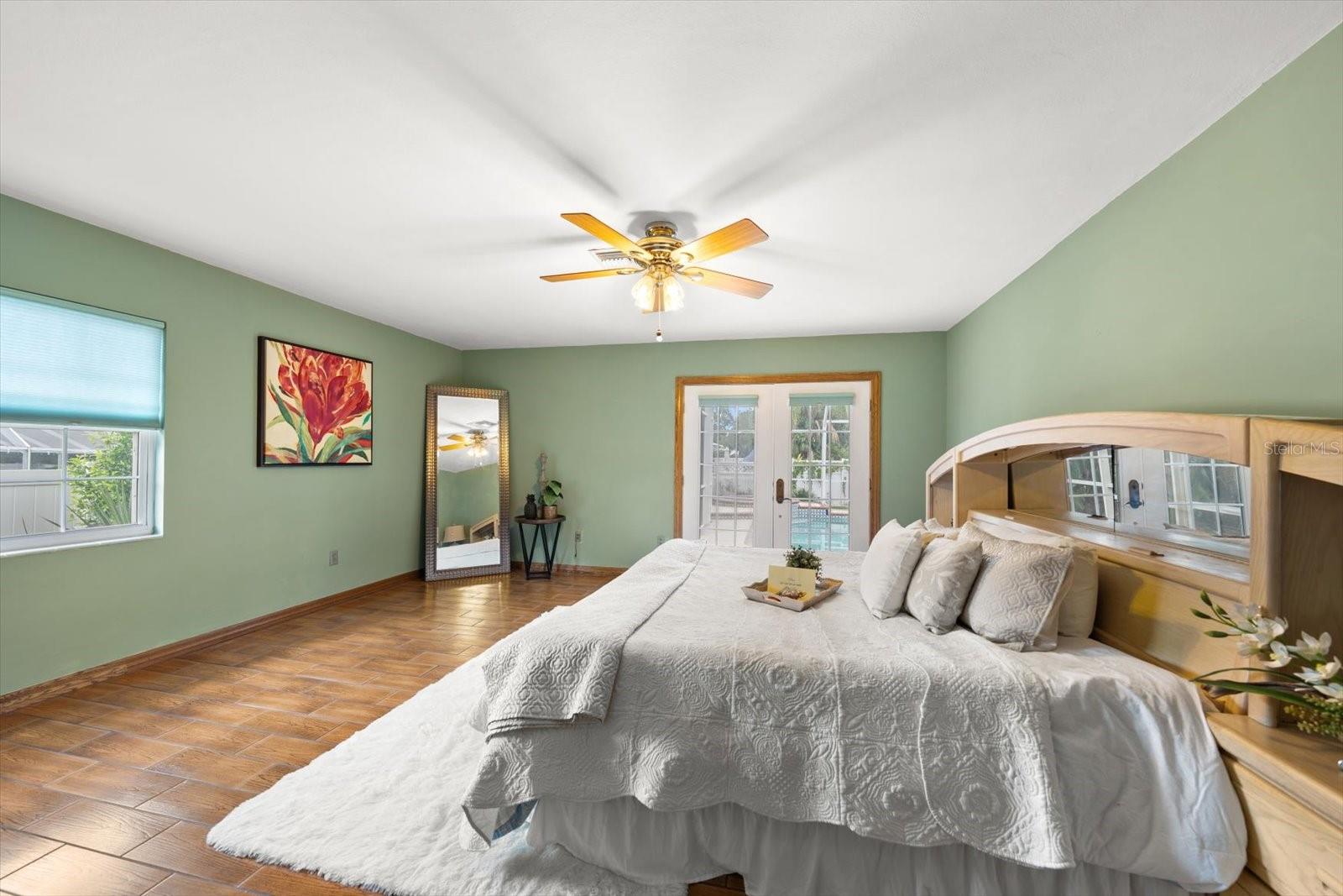 802 ALLAMANDA DR, LARGO, FL, 33770