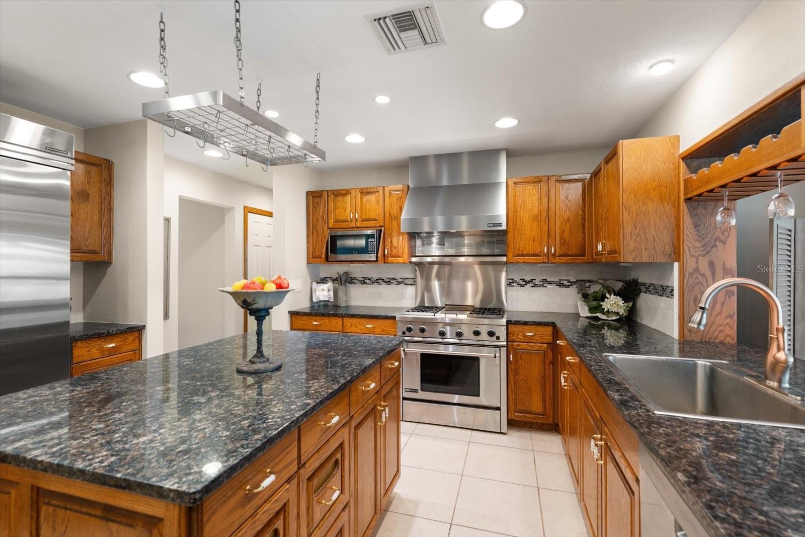 802 ALLAMANDA DR, LARGO, FL, 33770