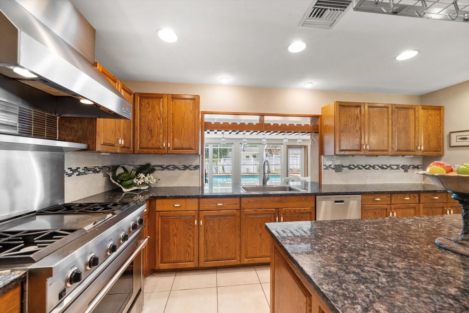 802 ALLAMANDA DR, LARGO, FL, 33770