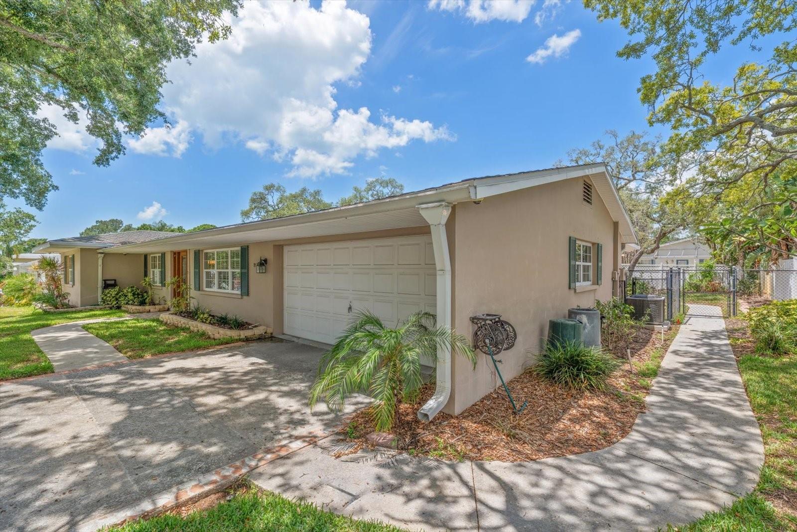 802 ALLAMANDA DR, LARGO, FL, 33770