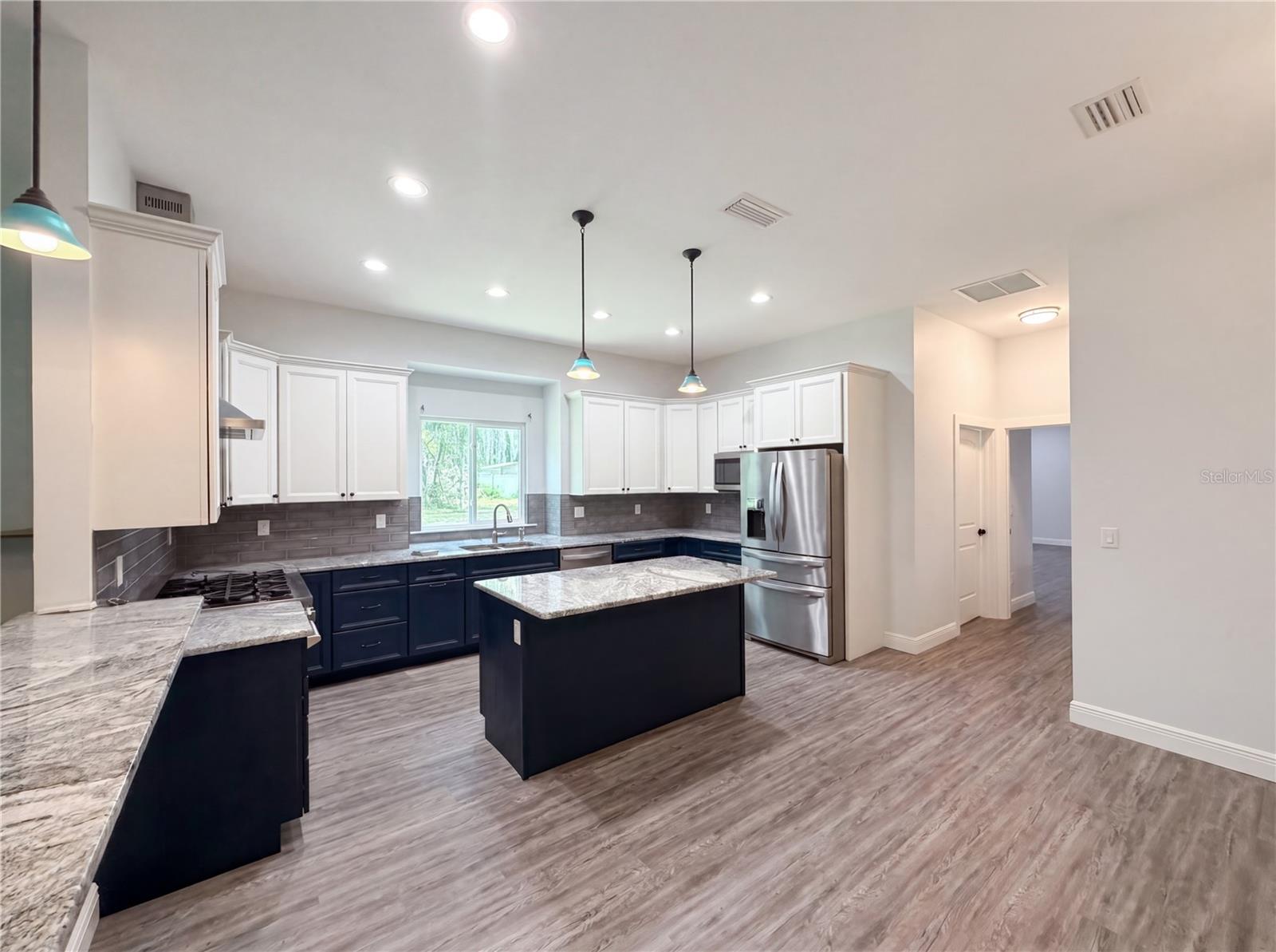 2700 WESTSIDE DR, LEESBURG, FL, 34748