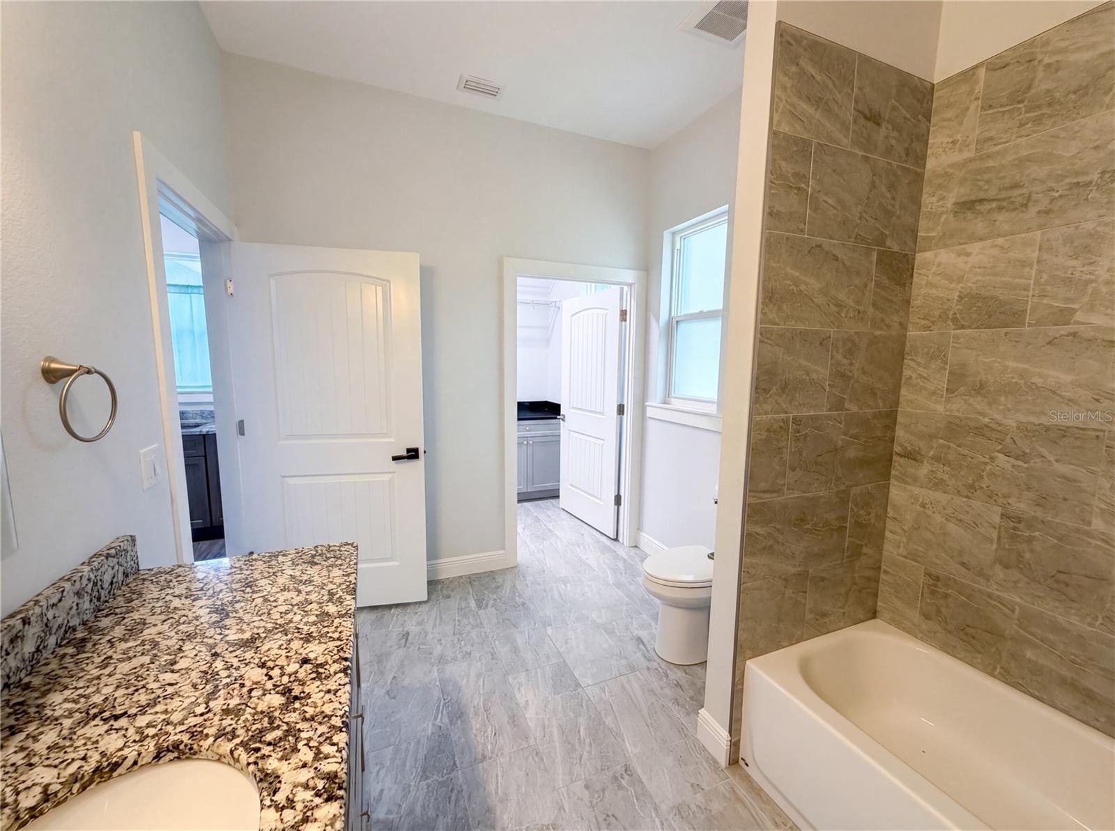 2700 WESTSIDE DR, LEESBURG, FL, 34748