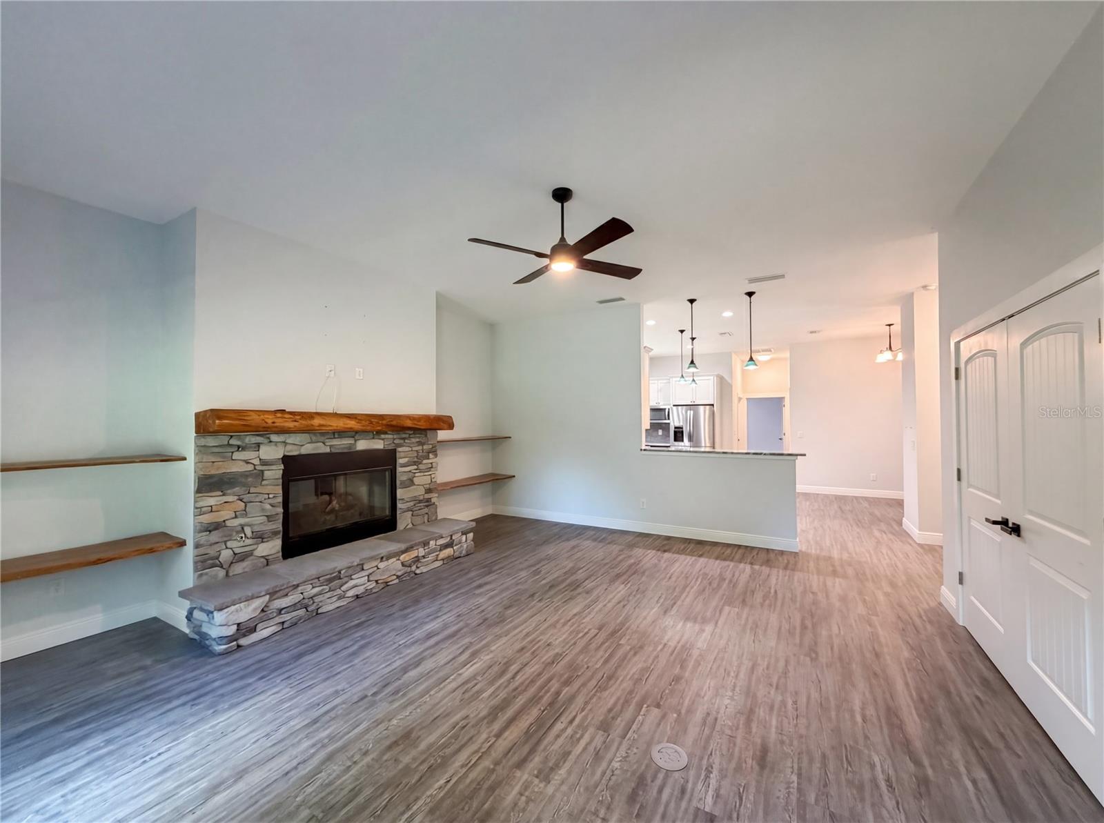 2700 WESTSIDE DR, LEESBURG, FL, 34748