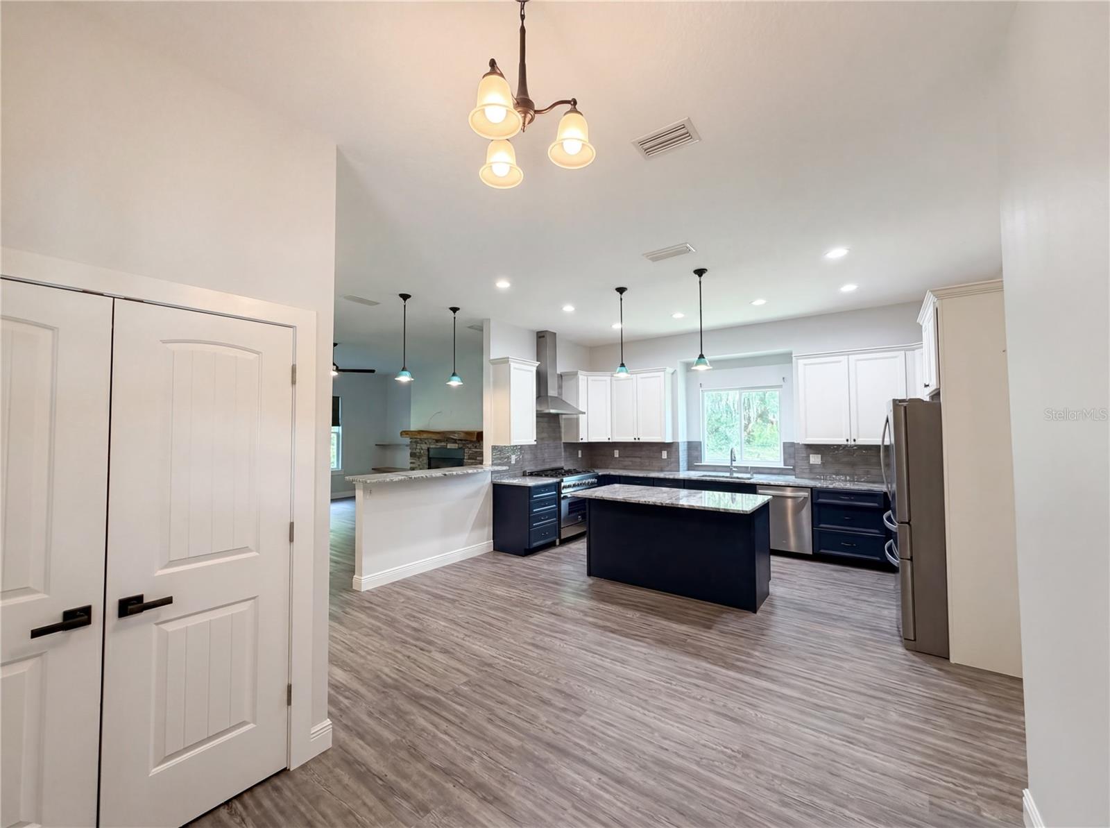 2700 WESTSIDE DR, LEESBURG, FL, 34748