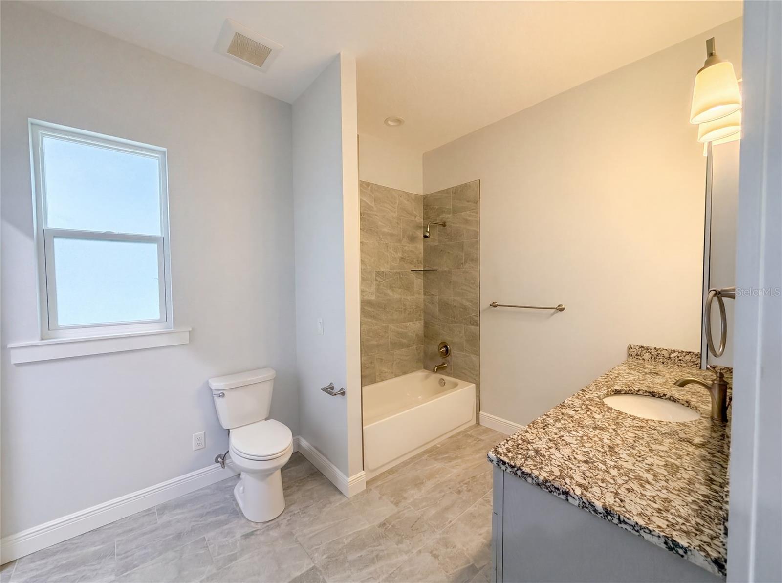 2700 WESTSIDE DR, LEESBURG, FL, 34748