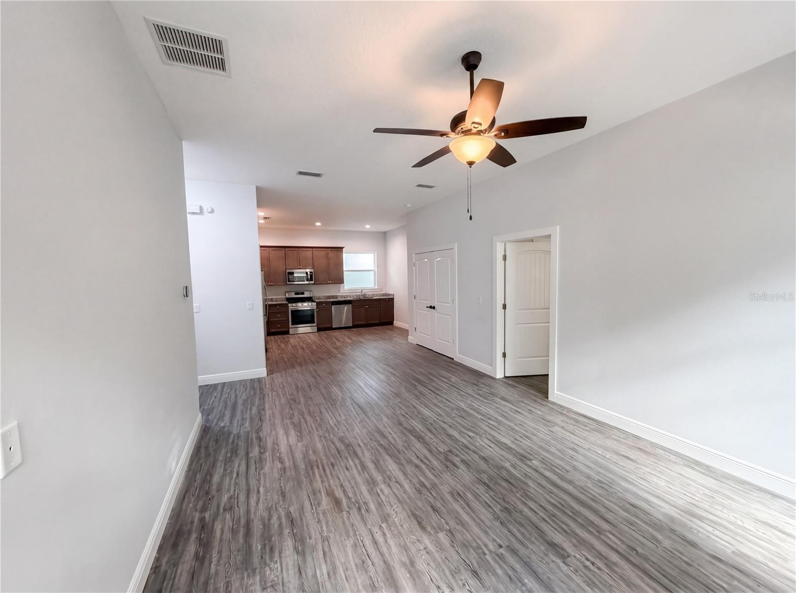 2700 WESTSIDE DR, LEESBURG, FL, 34748