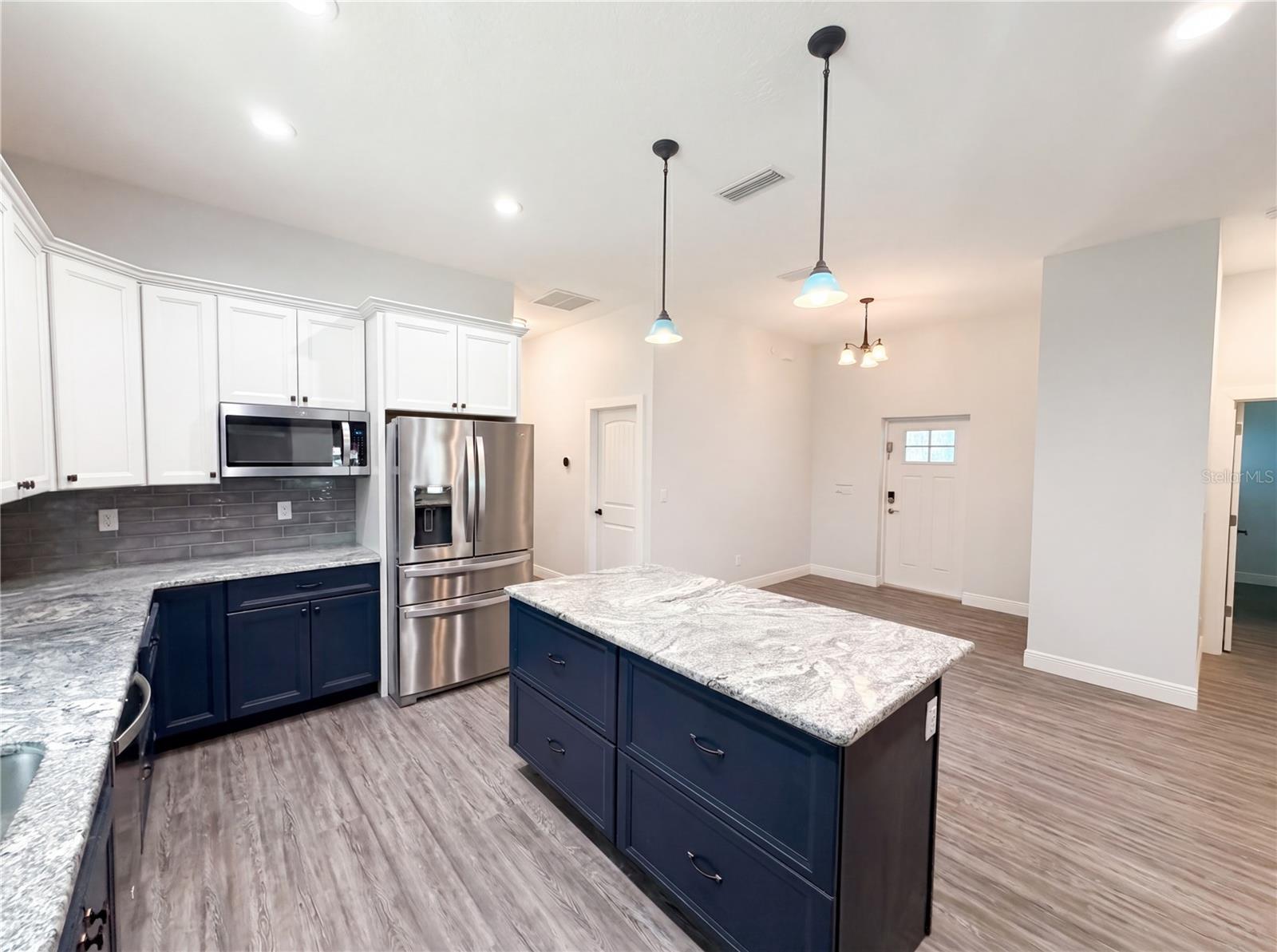 2700 WESTSIDE DR, LEESBURG, FL, 34748