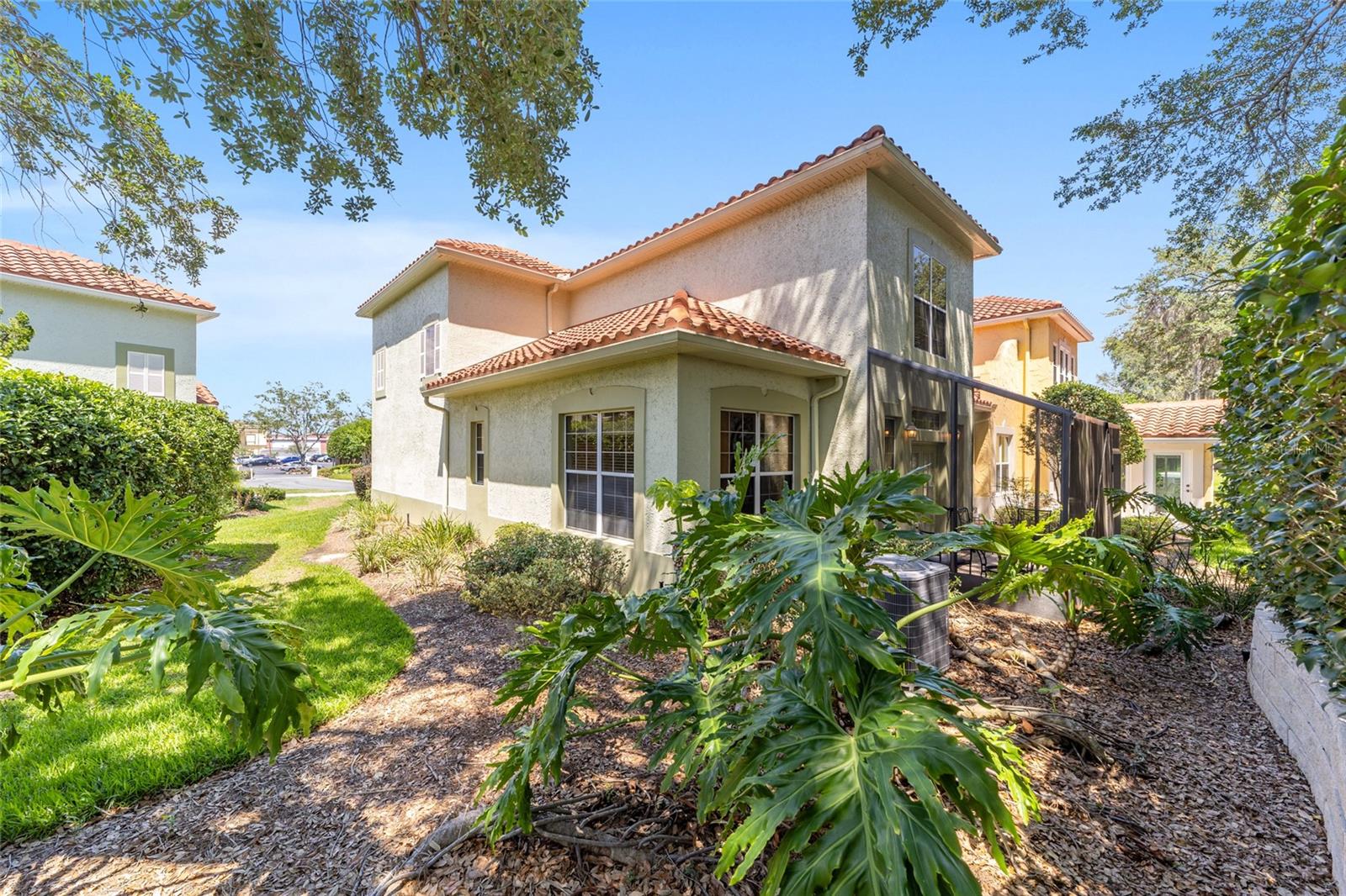 1074 AVENIDA SONOMA, LADY LAKE, FL, 32159