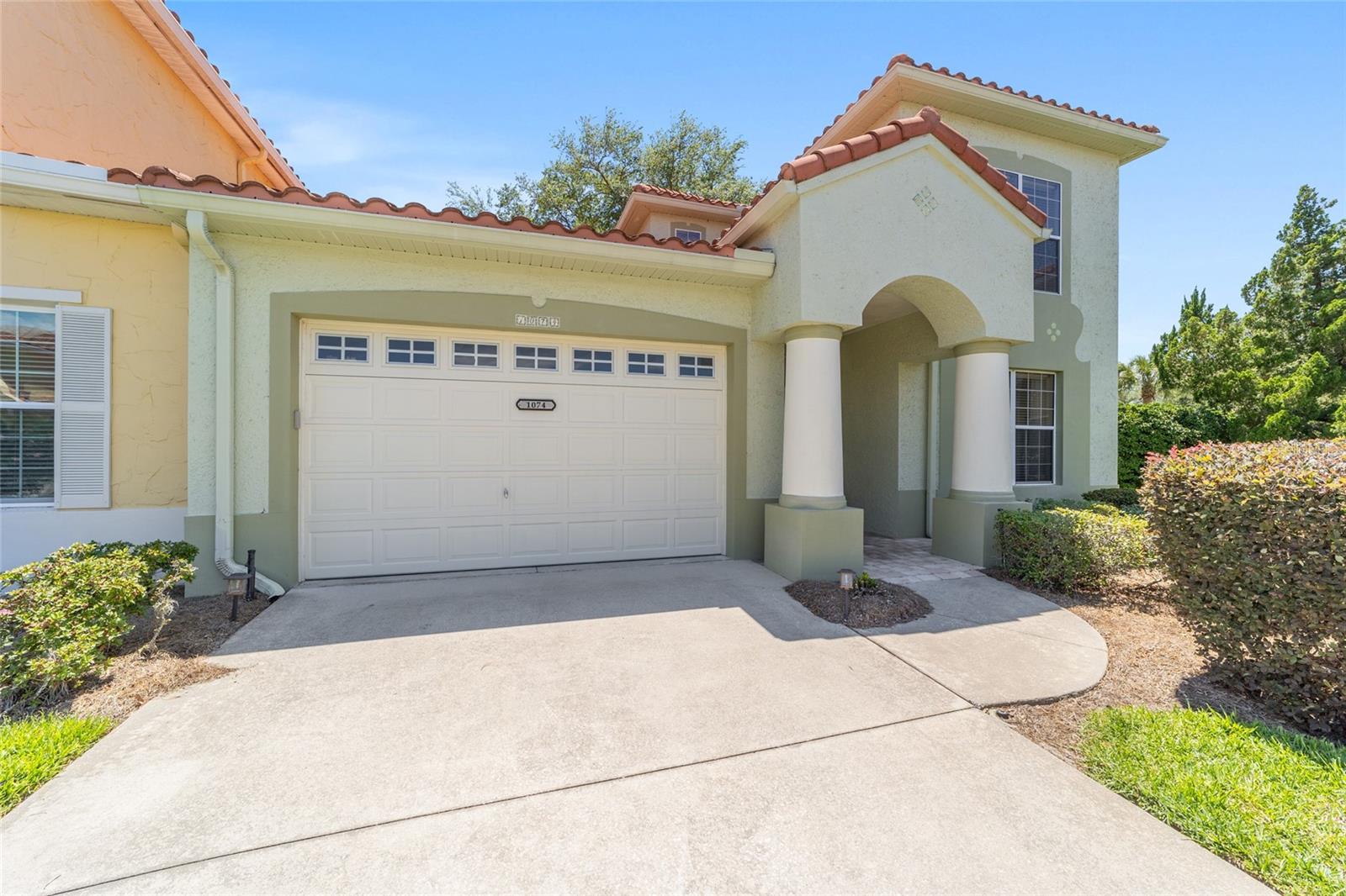 1074 AVENIDA SONOMA, LADY LAKE, FL, 32159