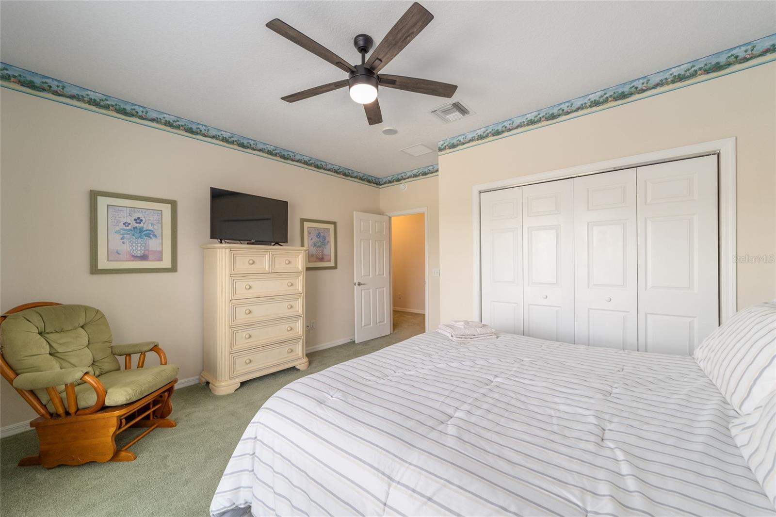 1074 AVENIDA SONOMA, LADY LAKE, FL, 32159