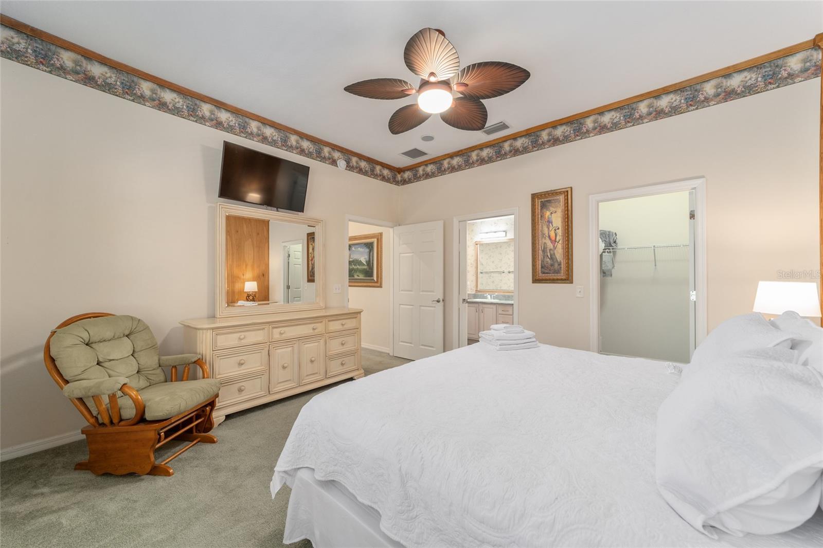 1074 AVENIDA SONOMA, LADY LAKE, FL, 32159