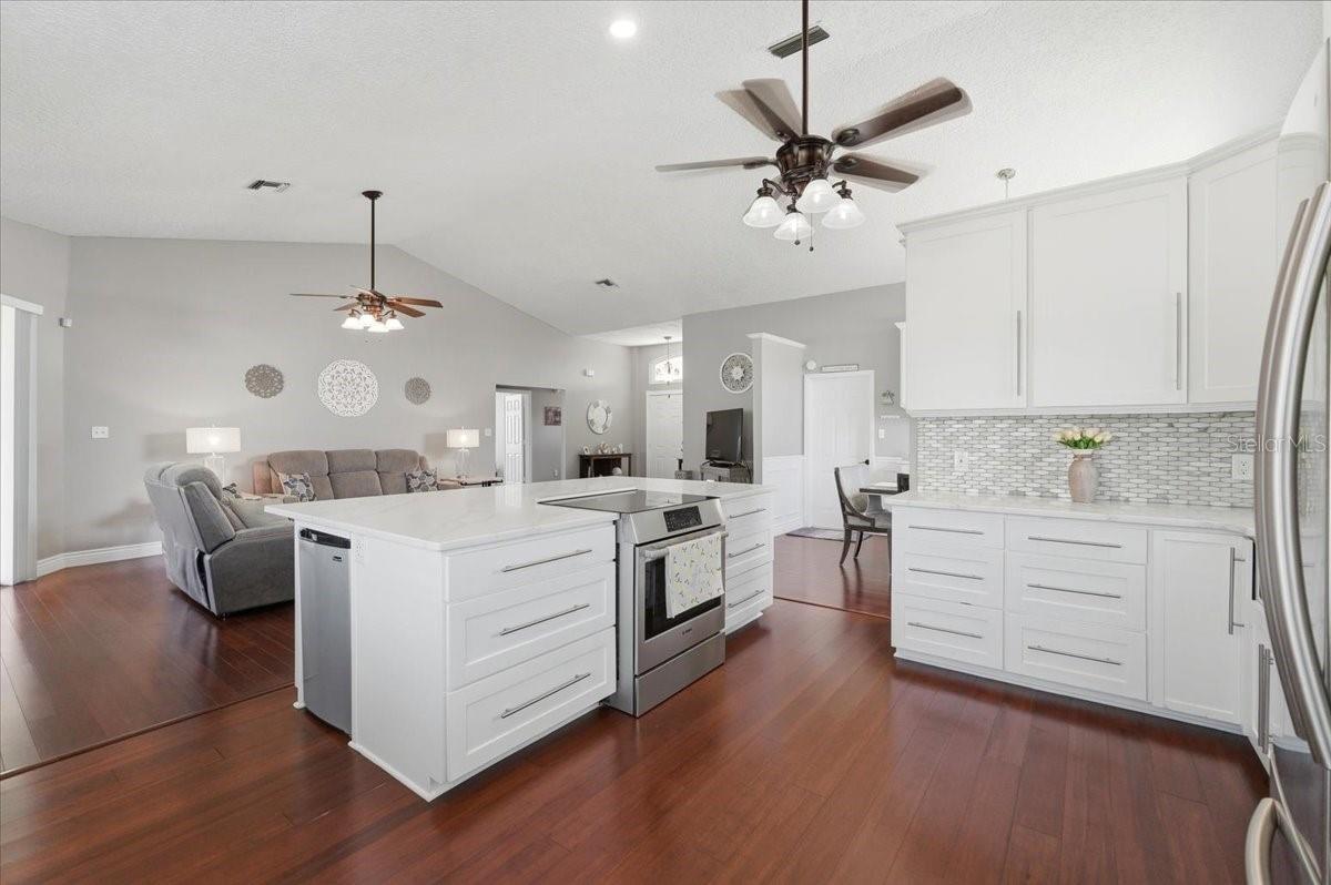 5832 SWALLOW DR, LAKELAND, FL, 33809