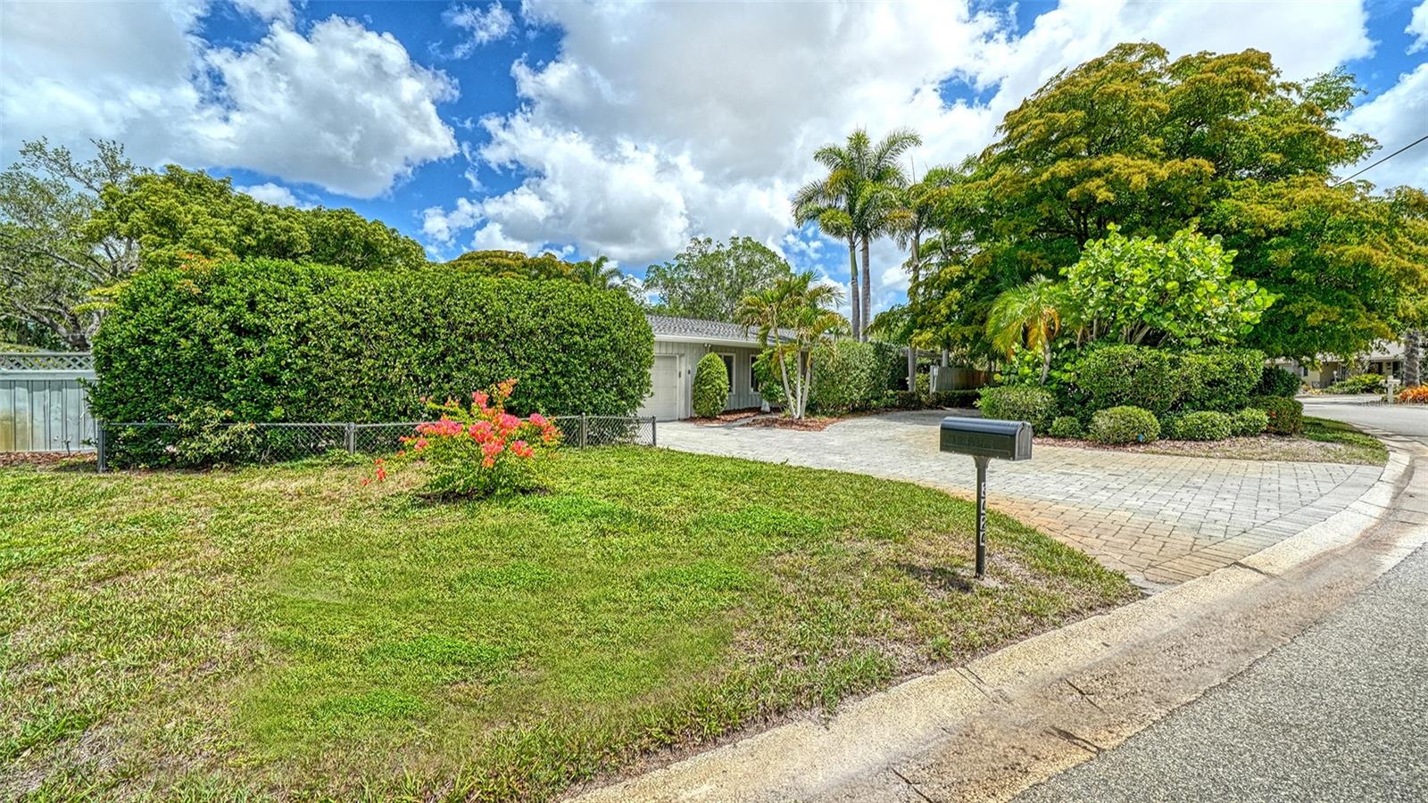 3424 TANGLEWOOD DR, SARASOTA, FL, 34239