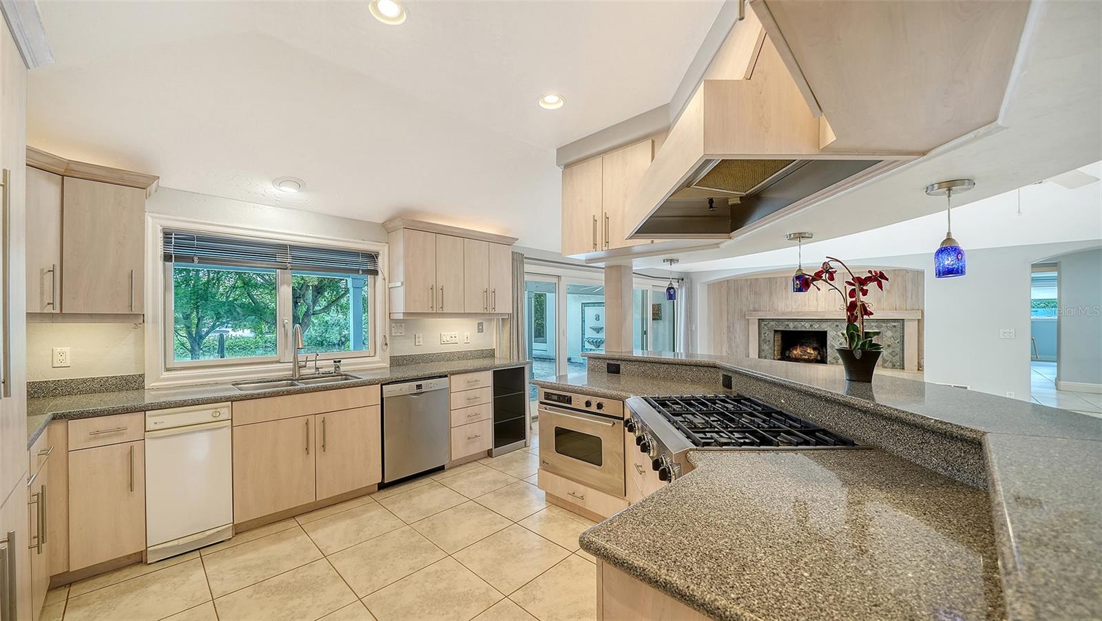 3424 TANGLEWOOD DR, SARASOTA, FL, 34239