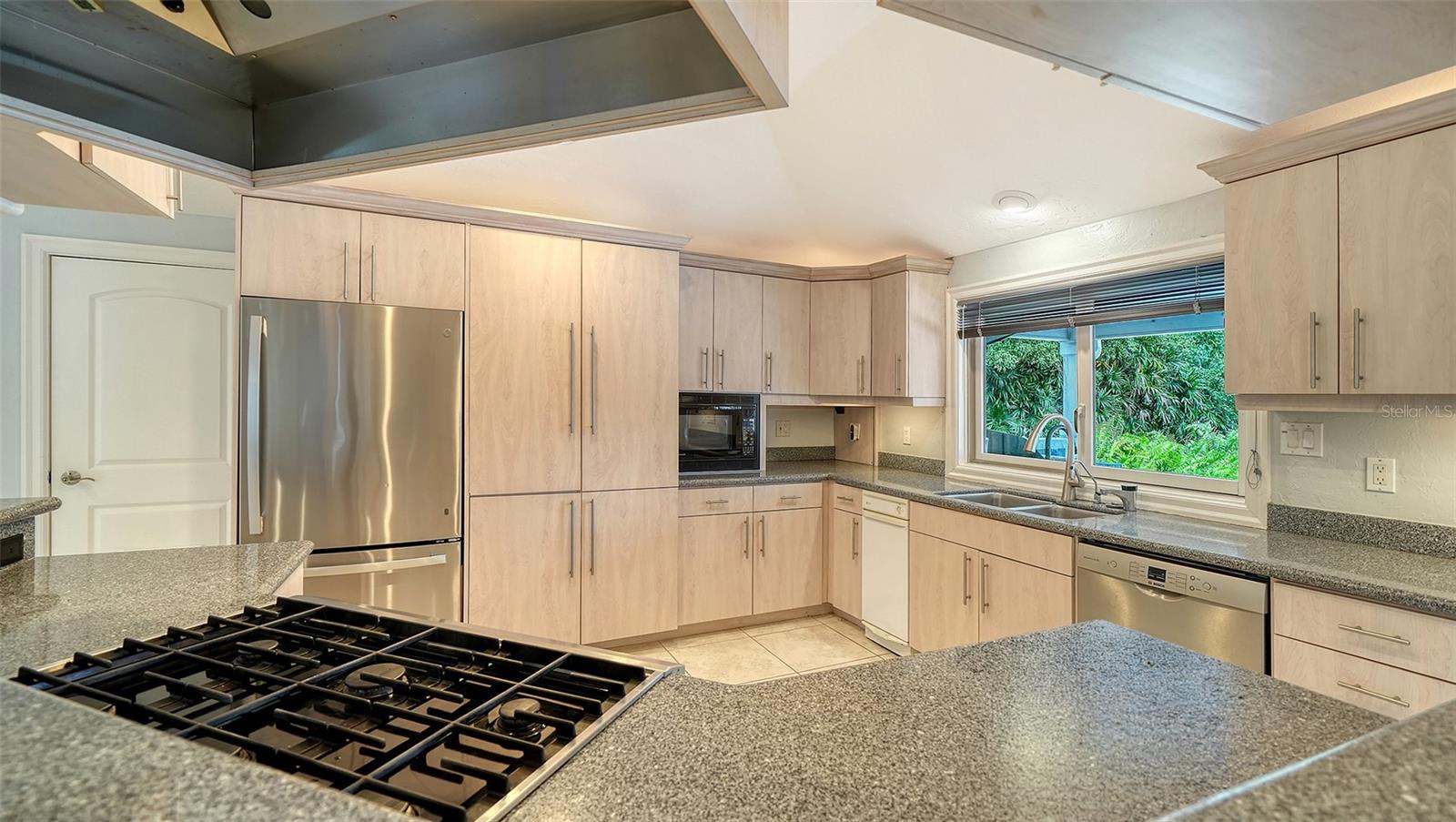 3424 TANGLEWOOD DR, SARASOTA, FL, 34239