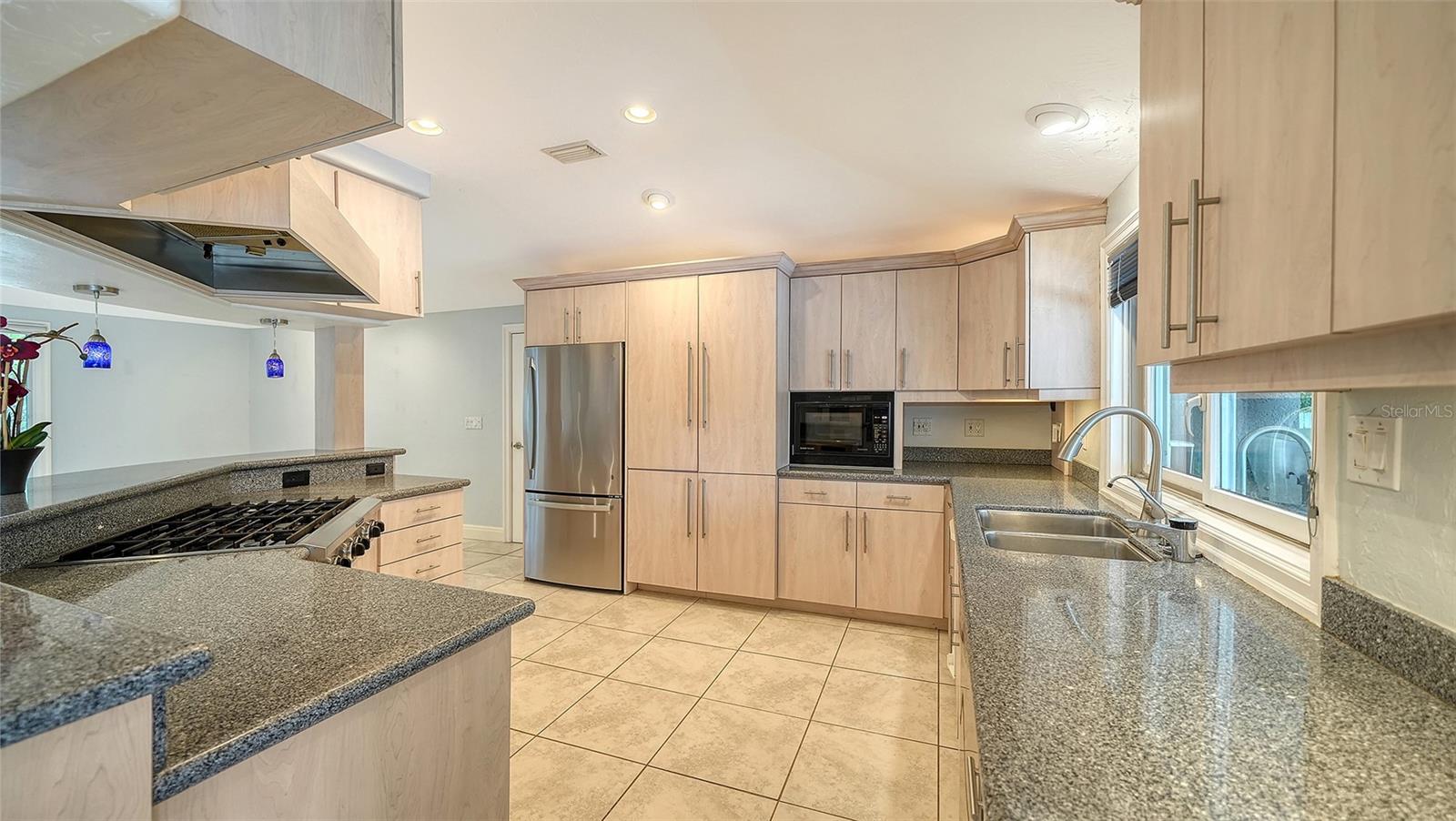3424 TANGLEWOOD DR, SARASOTA, FL, 34239