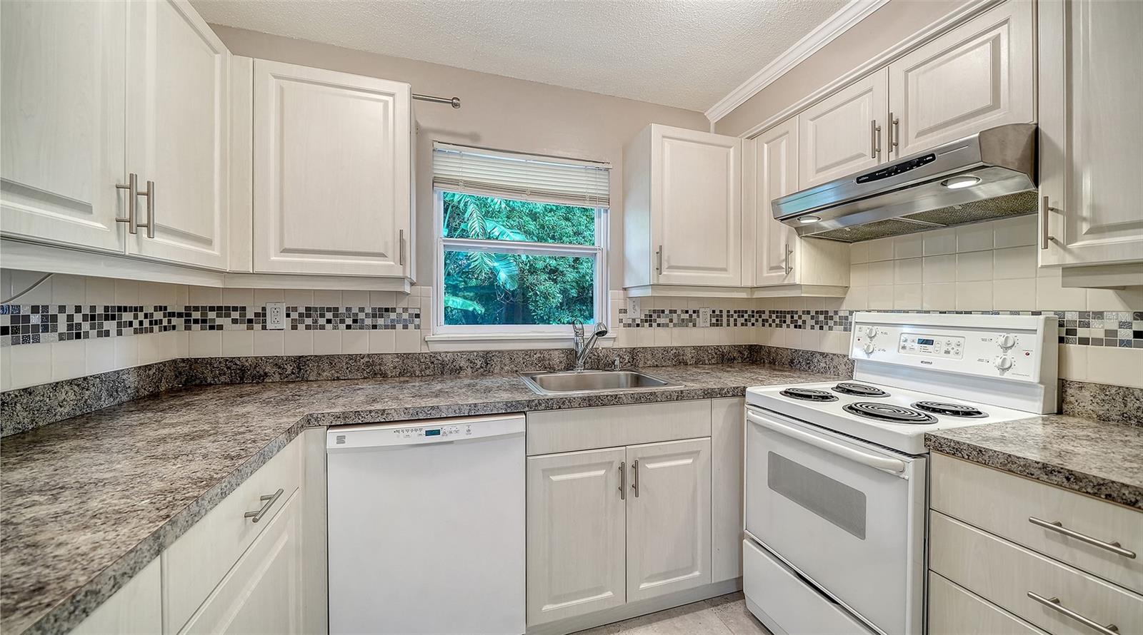 3424 TANGLEWOOD DR, SARASOTA, FL, 34239