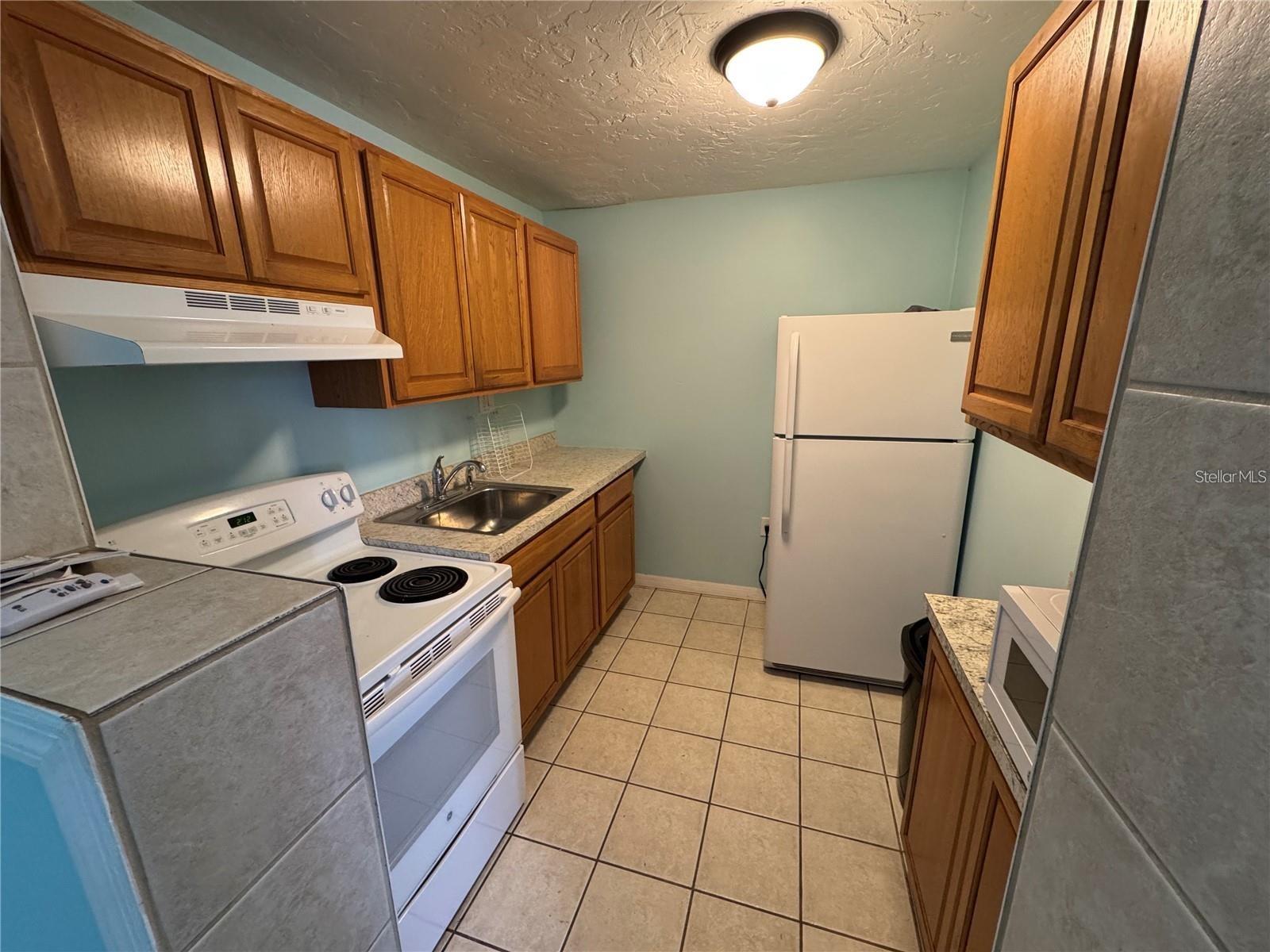 104 BASE AVE W #D, VENICE, FL, 34285