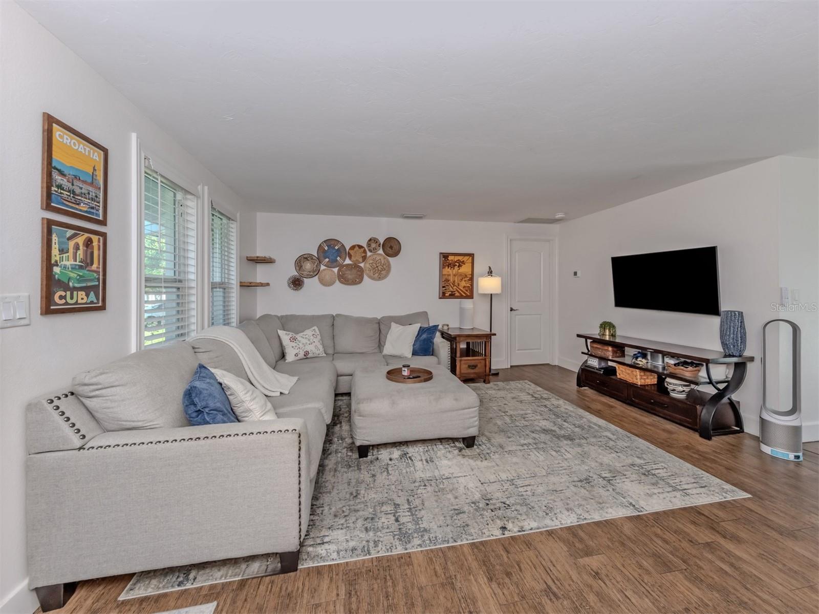 381 FALKLAND RD, VENICE, FL, 34293