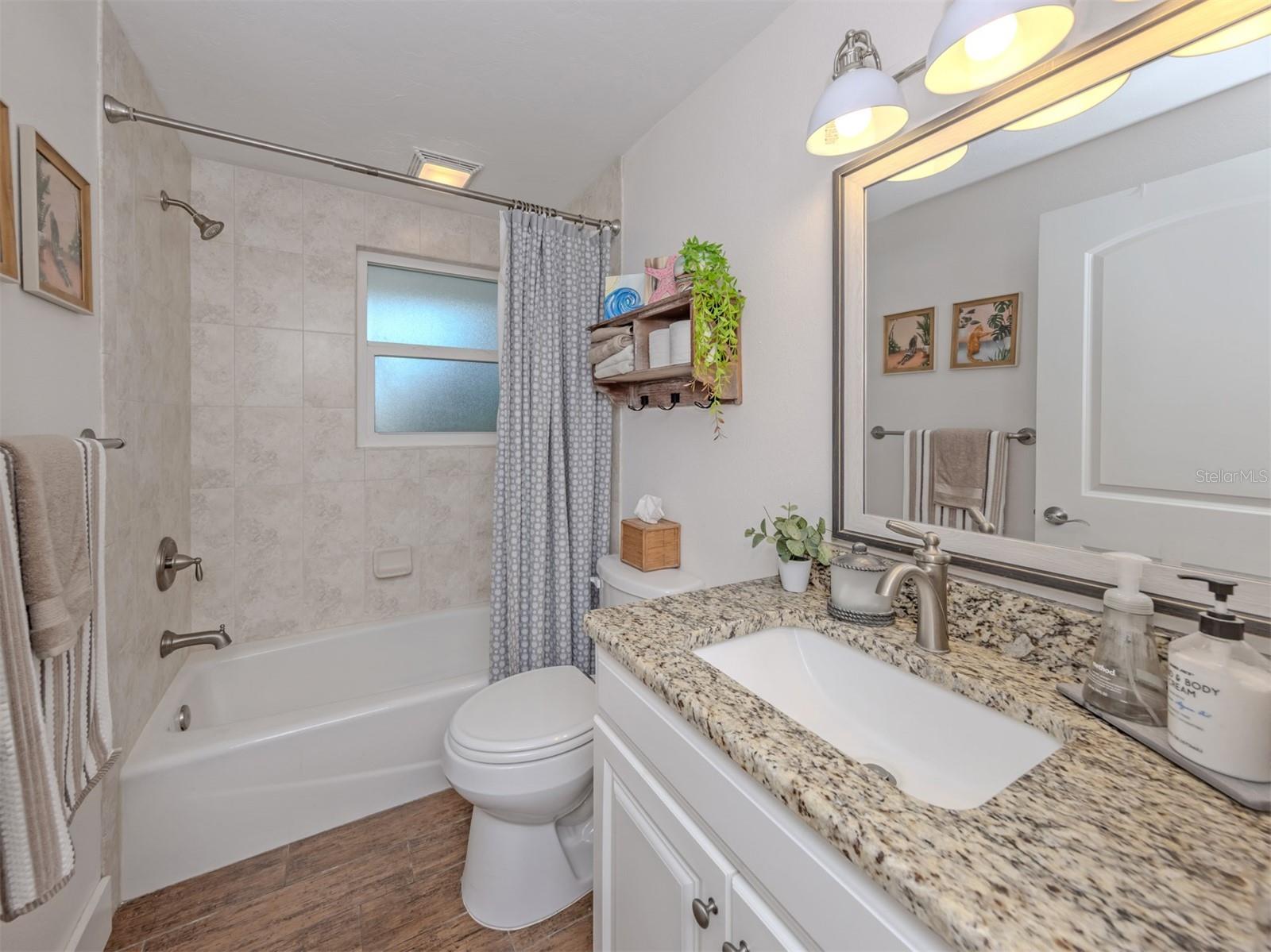 381 FALKLAND RD, VENICE, FL, 34293