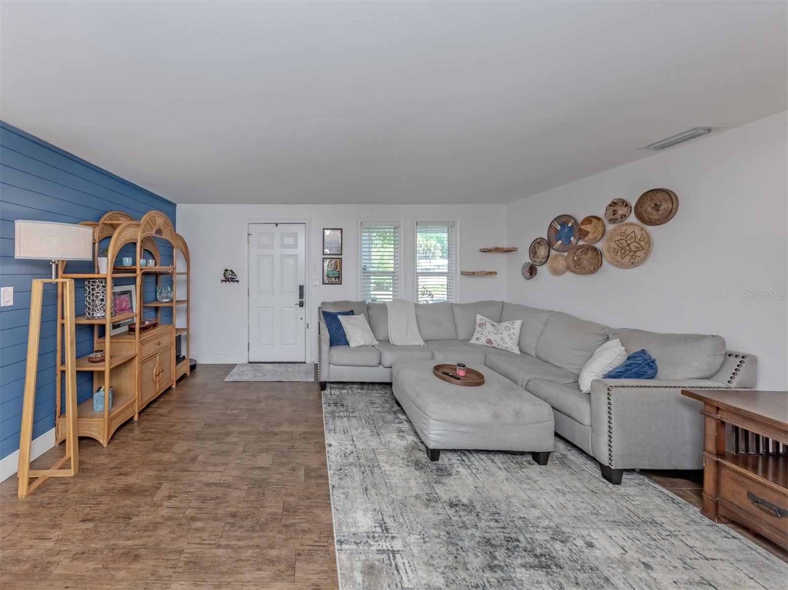 381 FALKLAND RD, VENICE, FL, 34293