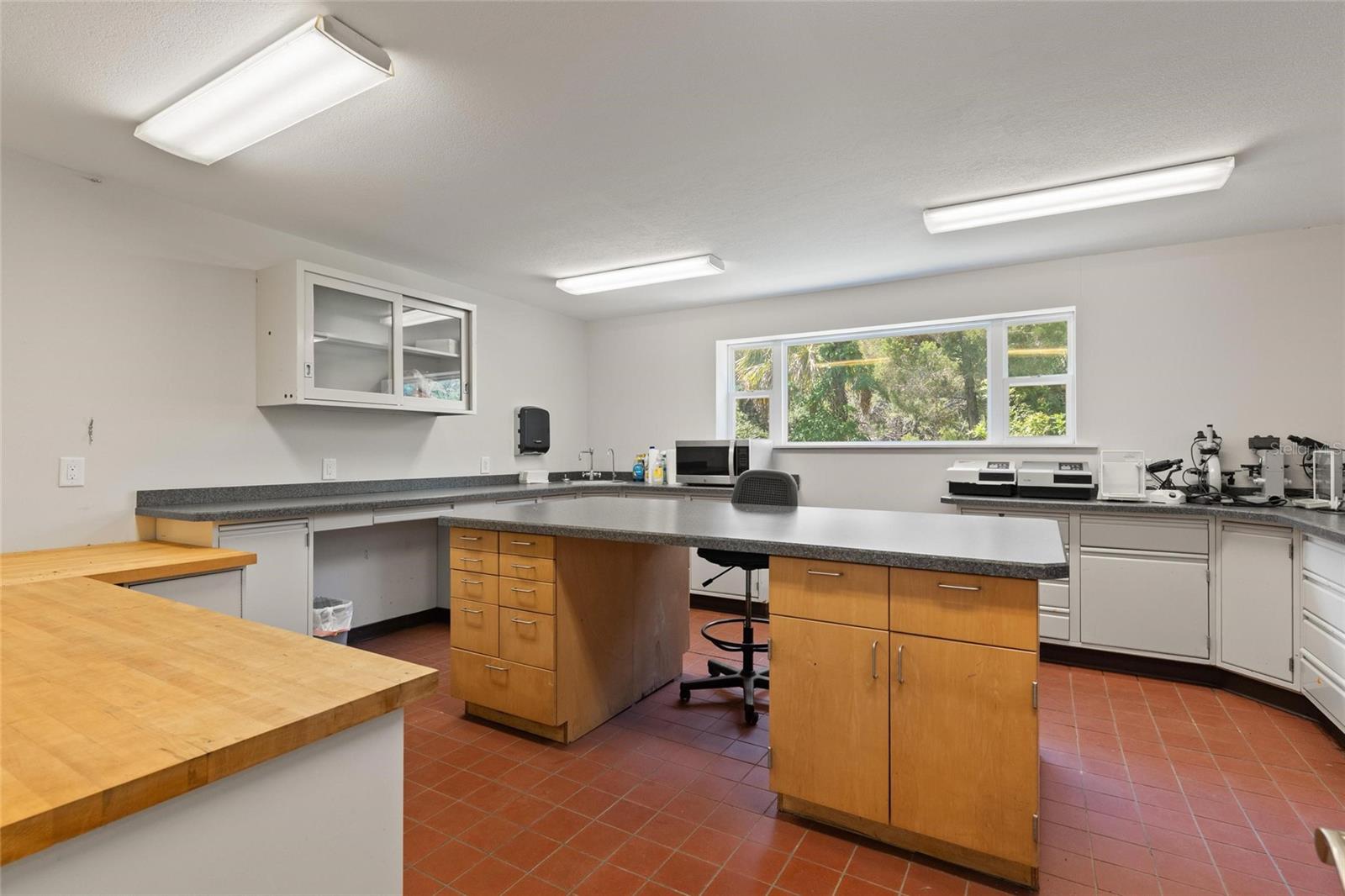 6018 & 6024 CORTEZ BLVD, WEEKI WACHEE, FL, 34607