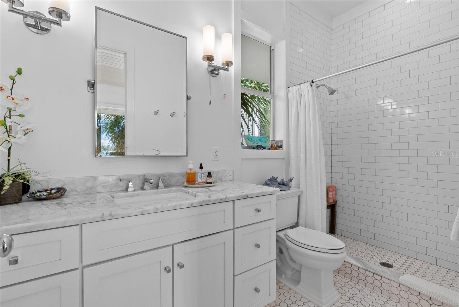 7143 LA LENAIRE DR, LONGBOAT KEY, FL, 34228