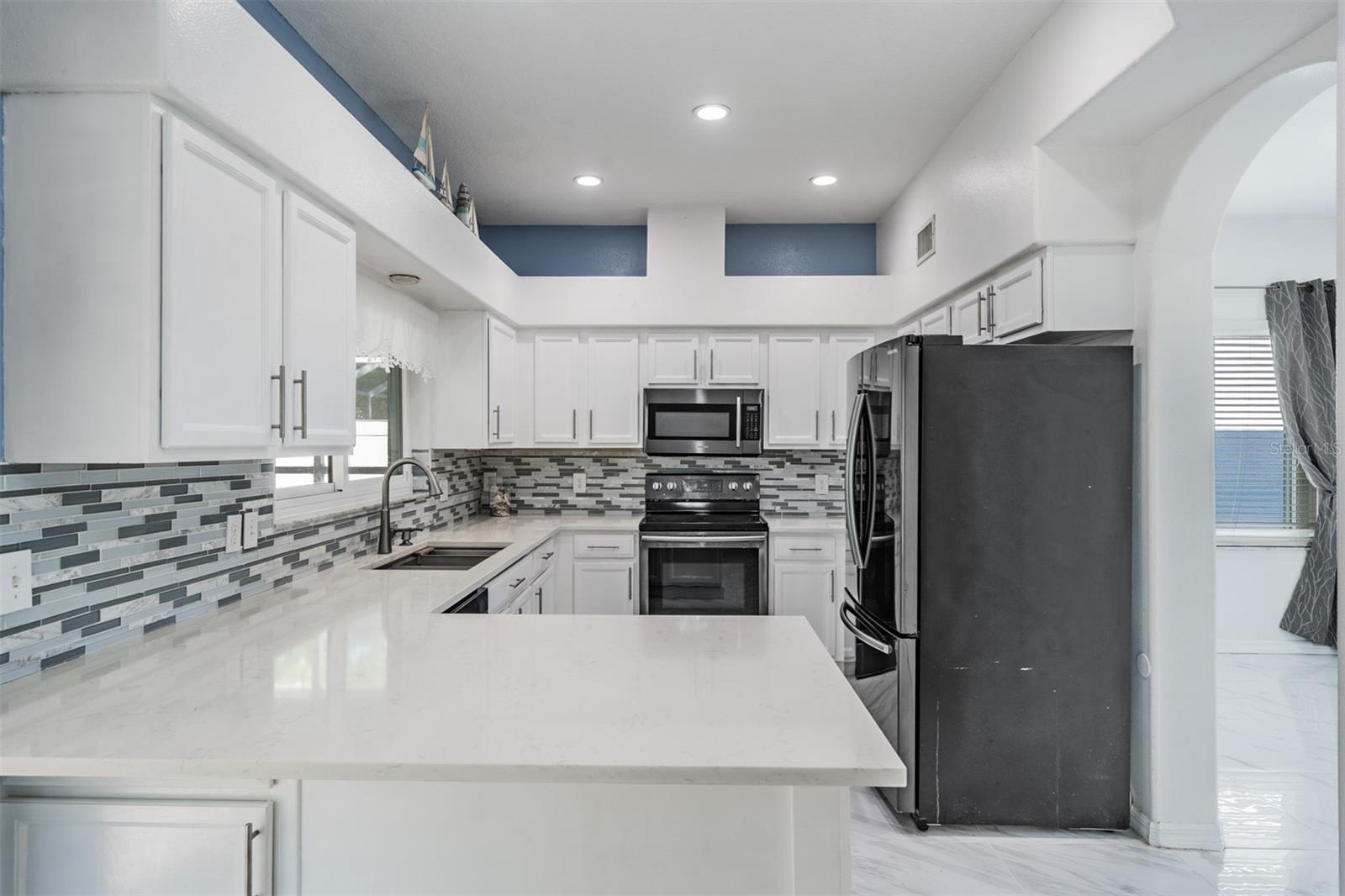 380 ROSALIND LN, OLDSMAR, FL, 34677