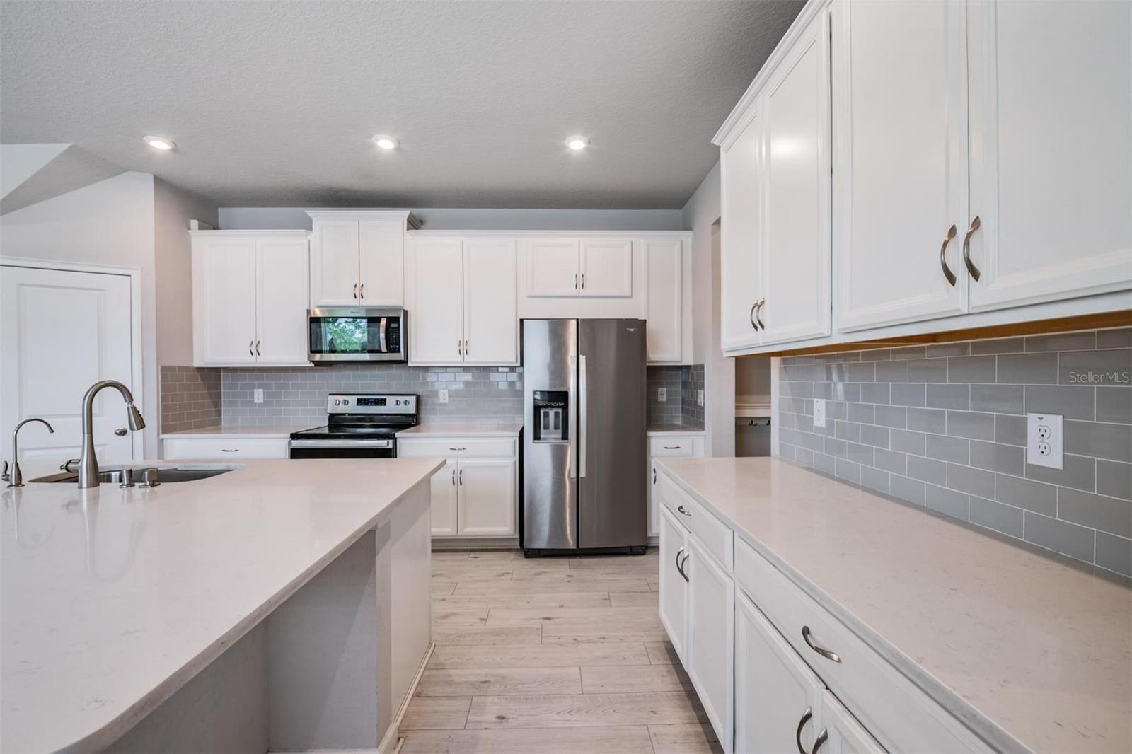 19153 ELSIMONT ISLE, LUTZ, FL, 33558