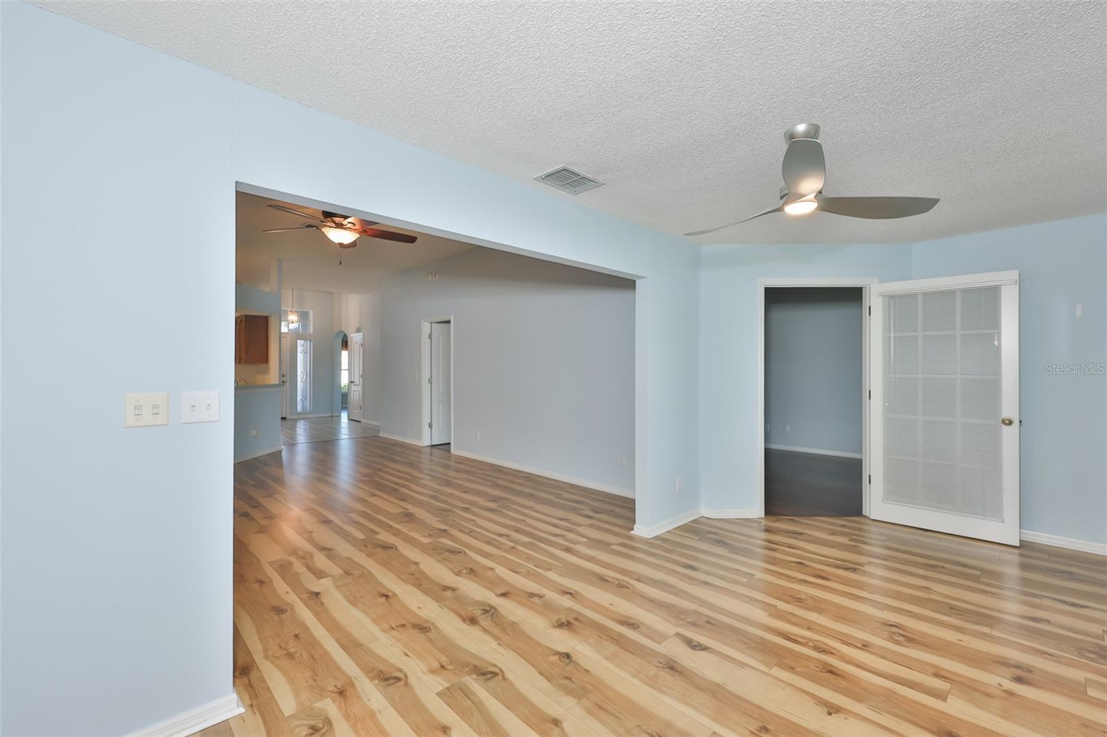 951 VILLEROY GREENS DR, SUN CITY CENTER, FL, 33573