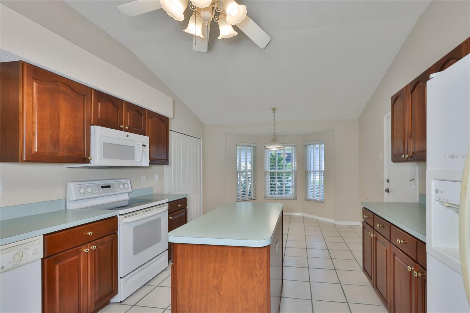 951 VILLEROY GREENS DR, SUN CITY CENTER, FL, 33573