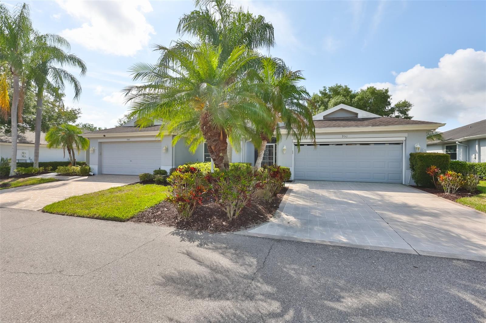 951 VILLEROY GREENS DR, SUN CITY CENTER, FL, 33573