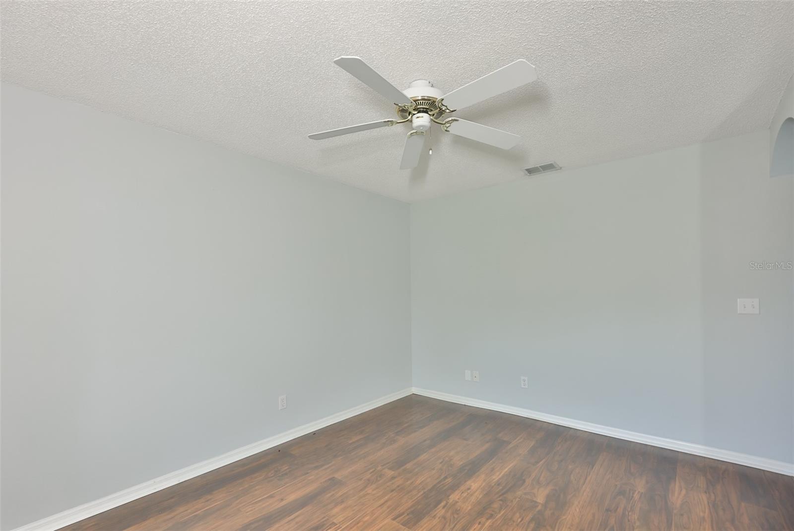 951 VILLEROY GREENS DR, SUN CITY CENTER, FL, 33573