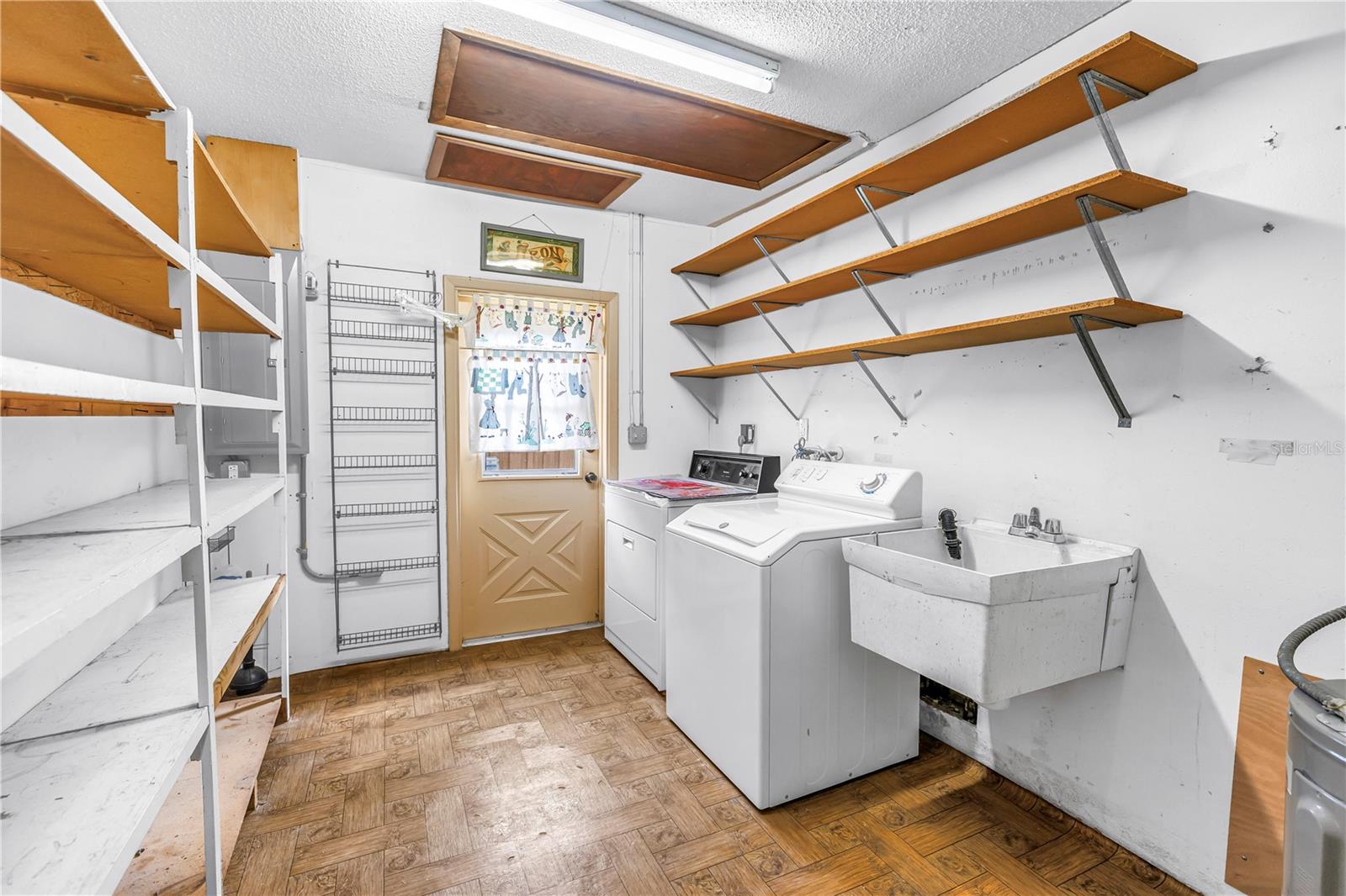 10657 DEL PRADO DR E, LARGO, FL, 33774