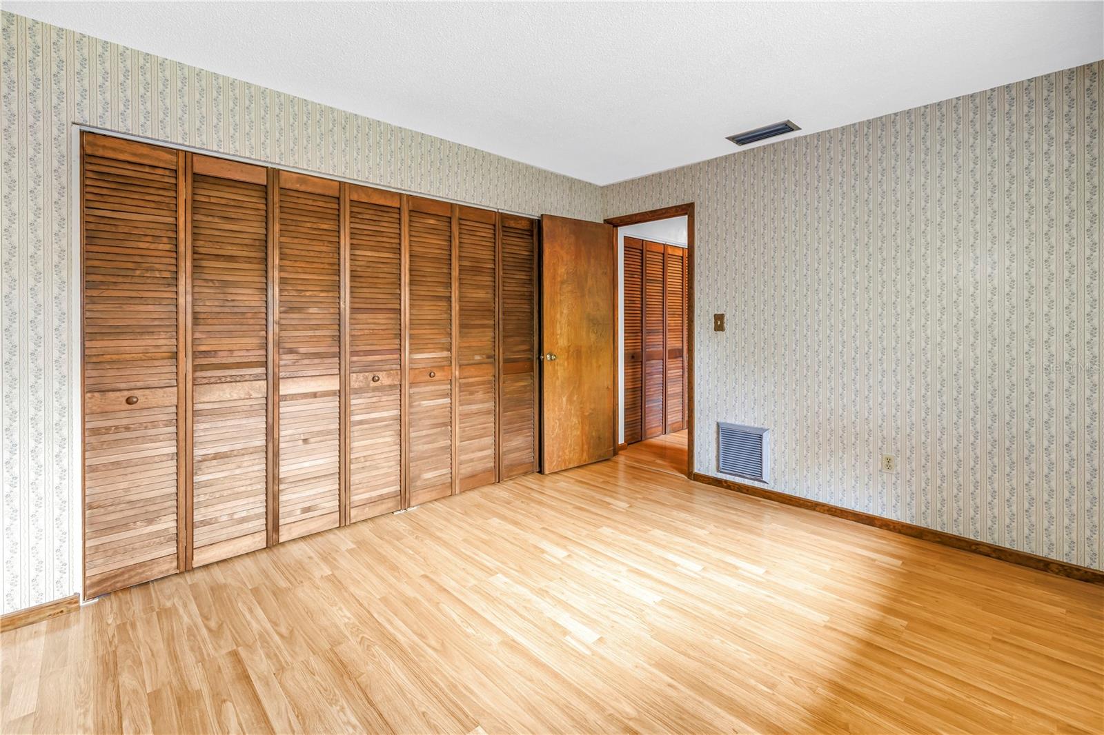 10657 DEL PRADO DR E, LARGO, FL, 33774