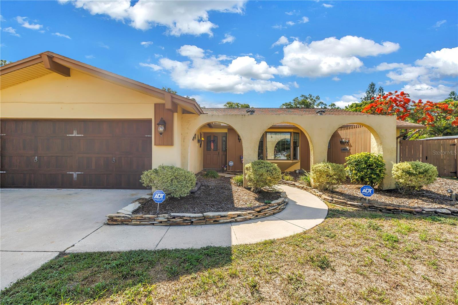 10657 DEL PRADO DR E, LARGO, FL, 33774