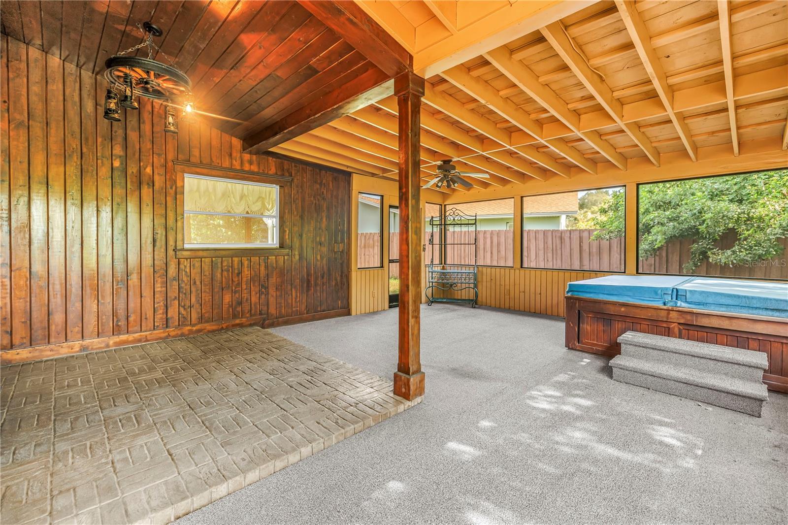 10657 DEL PRADO DR E, LARGO, FL, 33774